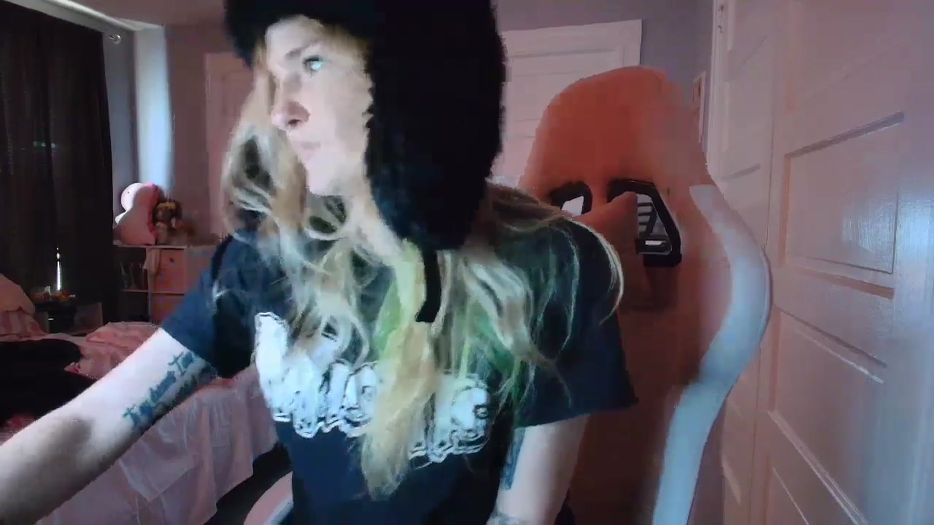 Gallery image thumbnail from DuckChan0's myfreecams stream on, 02/17/2026, 18:25 image 2 of 20