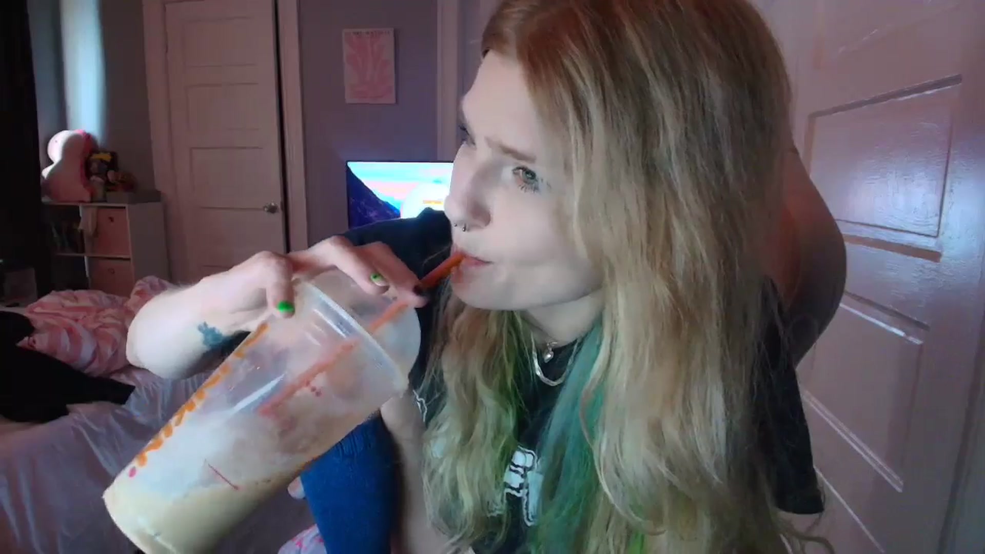 Gallery image thumbnail from DuckChan0's myfreecams stream on, 02/17/2026, 18:25 image 5 of 20