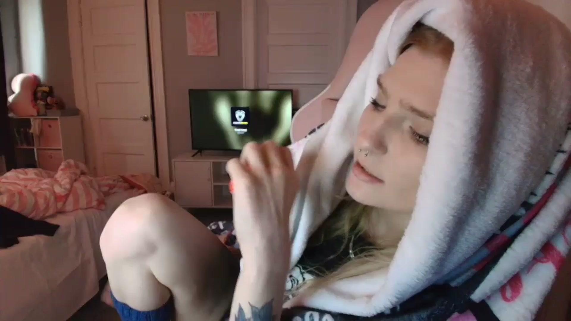 Gallery image thumbnail from DuckChan0's myfreecams stream on, 02/17/2026, 18:25 image 8 of 20