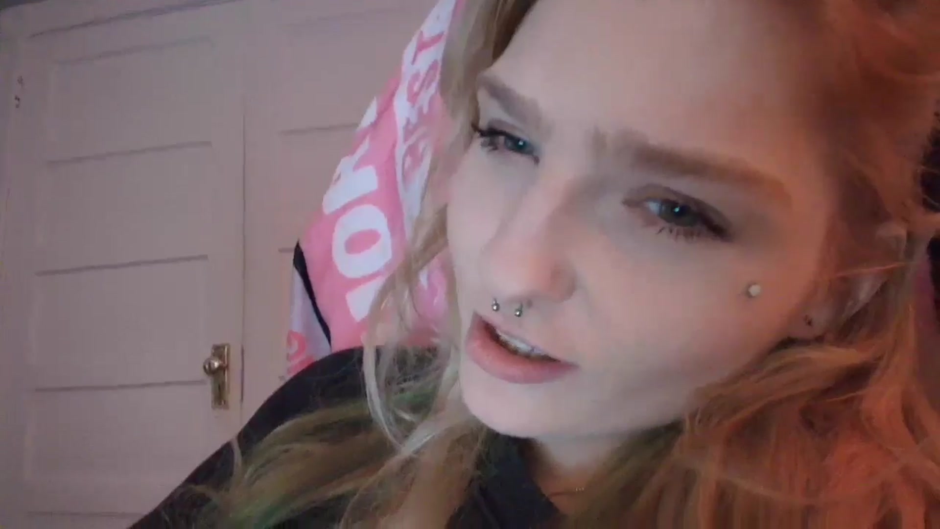 Gallery image thumbnail from DuckChan0's myfreecams stream on, 02/18/2026, 18:24 image 10 of 20