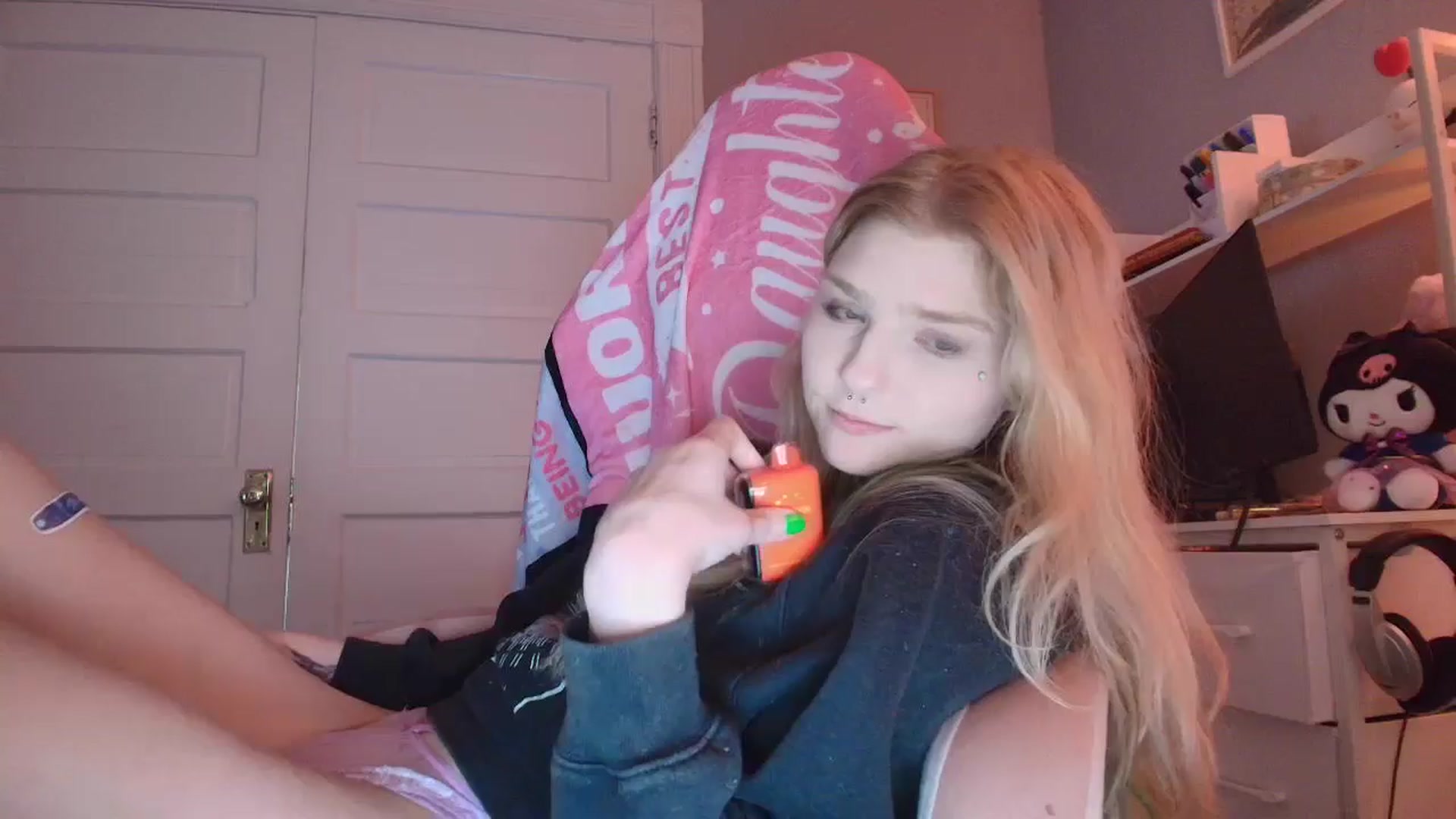Gallery image thumbnail from DuckChan0's myfreecams stream on, 02/18/2026, 18:24 image 19 of 20
