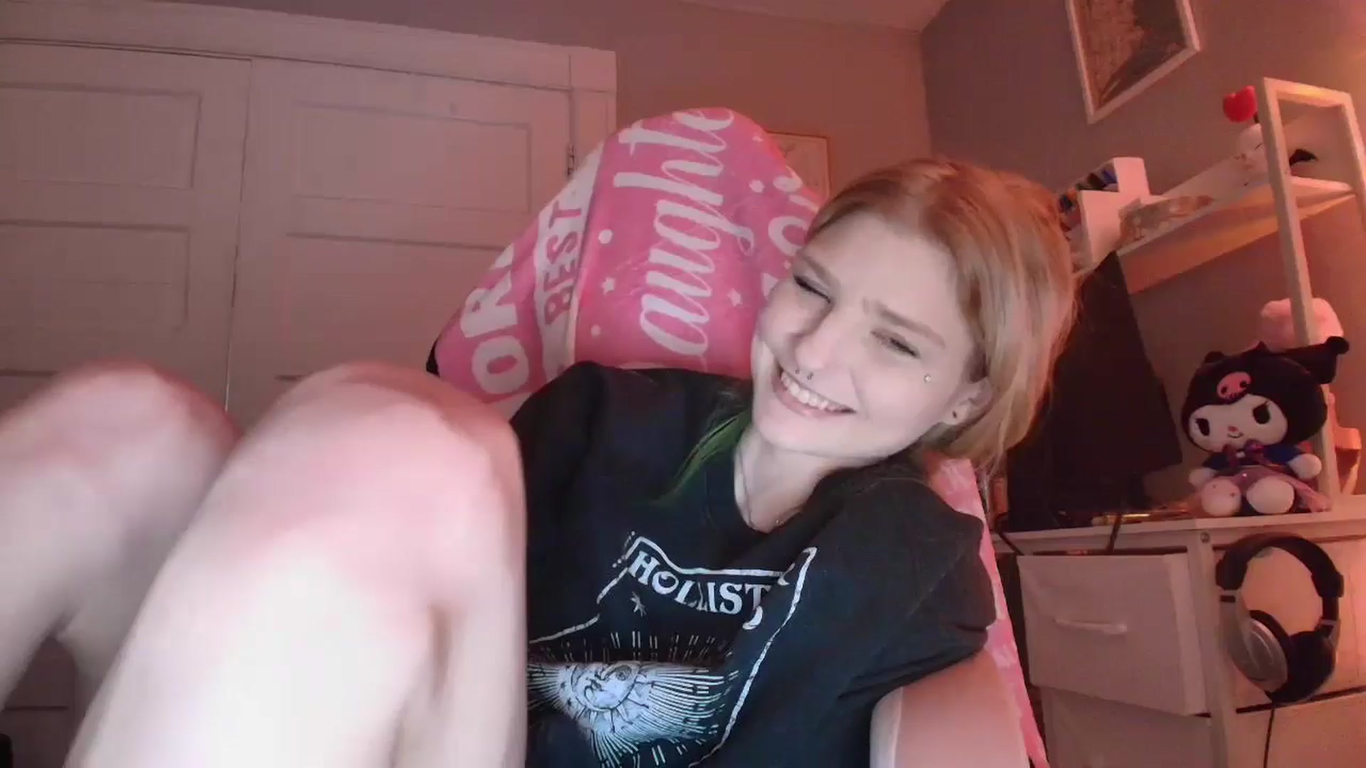 Gallery image thumbnail from DuckChan0's myfreecams stream on, 02/18/2026, 18:24 image 15 of 20