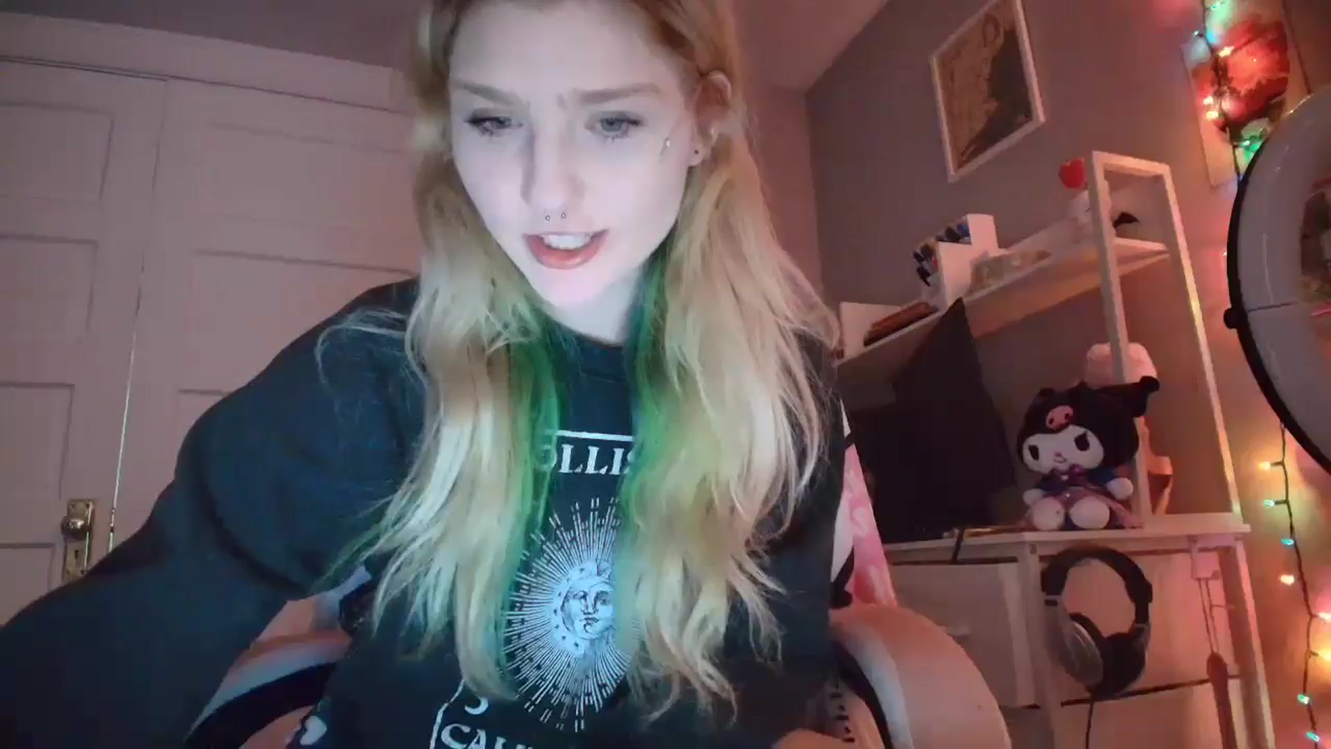 Gallery image thumbnail from DuckChan0's myfreecams stream on, 02/18/2026, 18:24 image 6 of 20