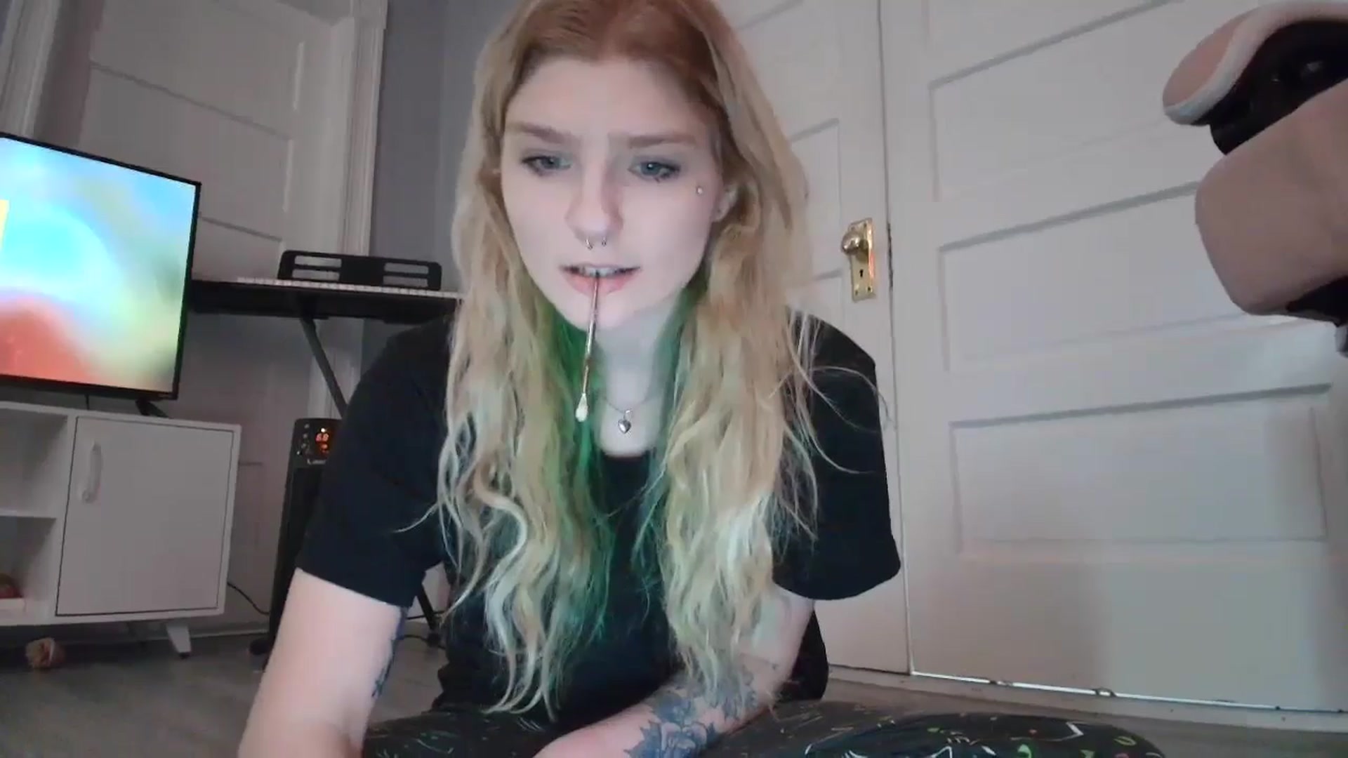 Gallery image thumbnail from DuckChan0's myfreecams stream on, 02/19/2026, 14:02 image 15 of 20