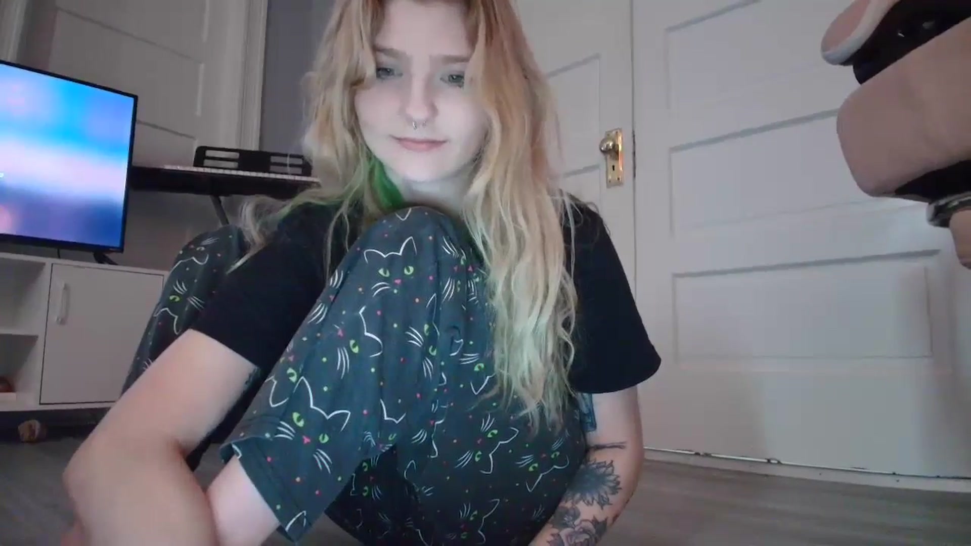 Gallery image thumbnail from DuckChan0's myfreecams stream on, 02/19/2026, 14:02 image 5 of 20