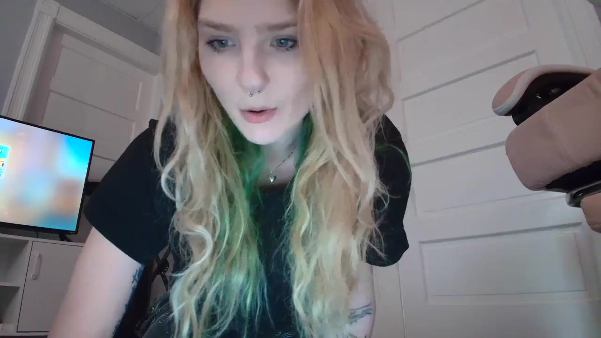 Gallery image thumbnail from DuckChan0's myfreecams stream on, 02/19/2026, 14:02 image 11 of 20