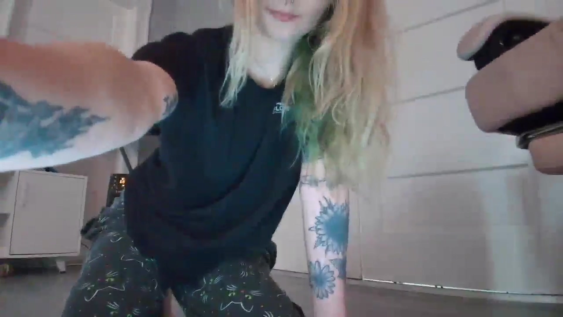 Gallery image thumbnail from DuckChan0's myfreecams stream on, 02/19/2026, 14:02 image 9 of 20