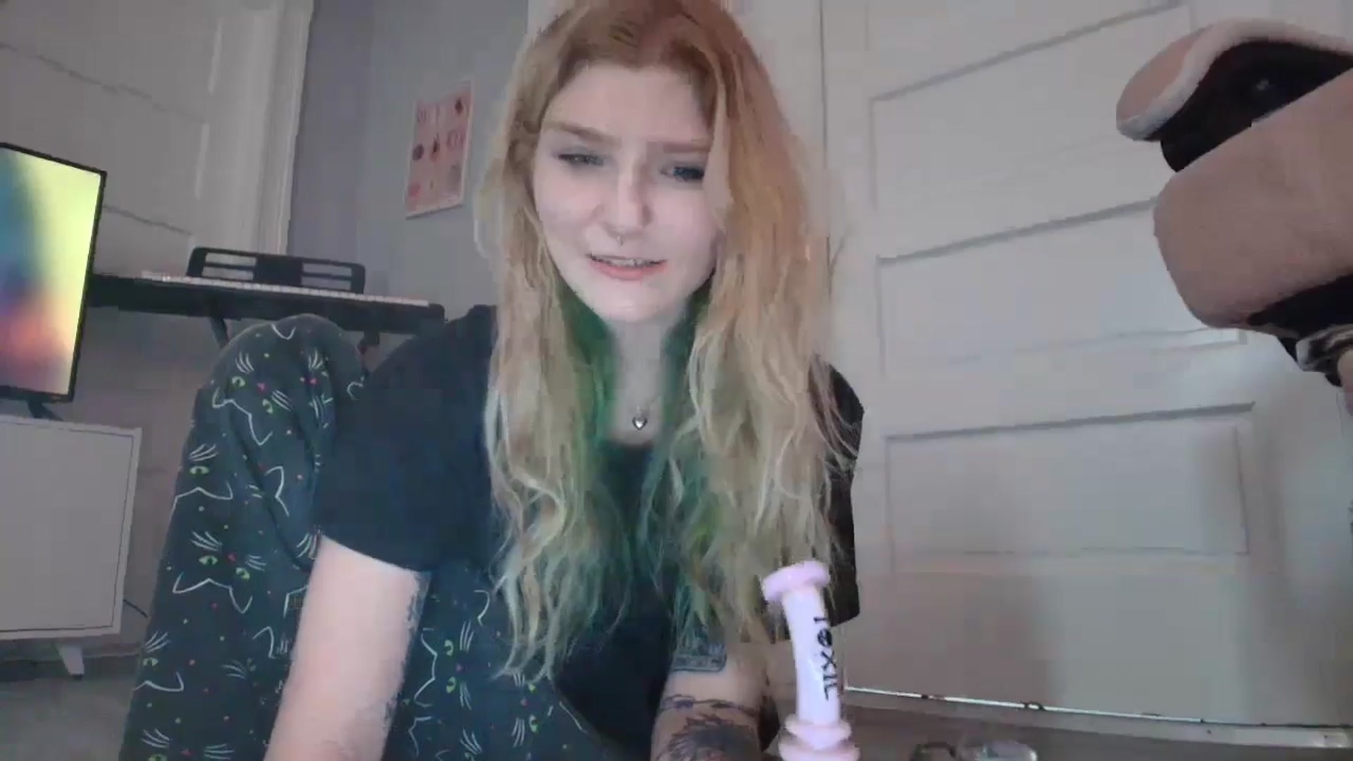 Gallery image thumbnail from DuckChan0's myfreecams stream on, 02/19/2026, 14:02 image 19 of 20