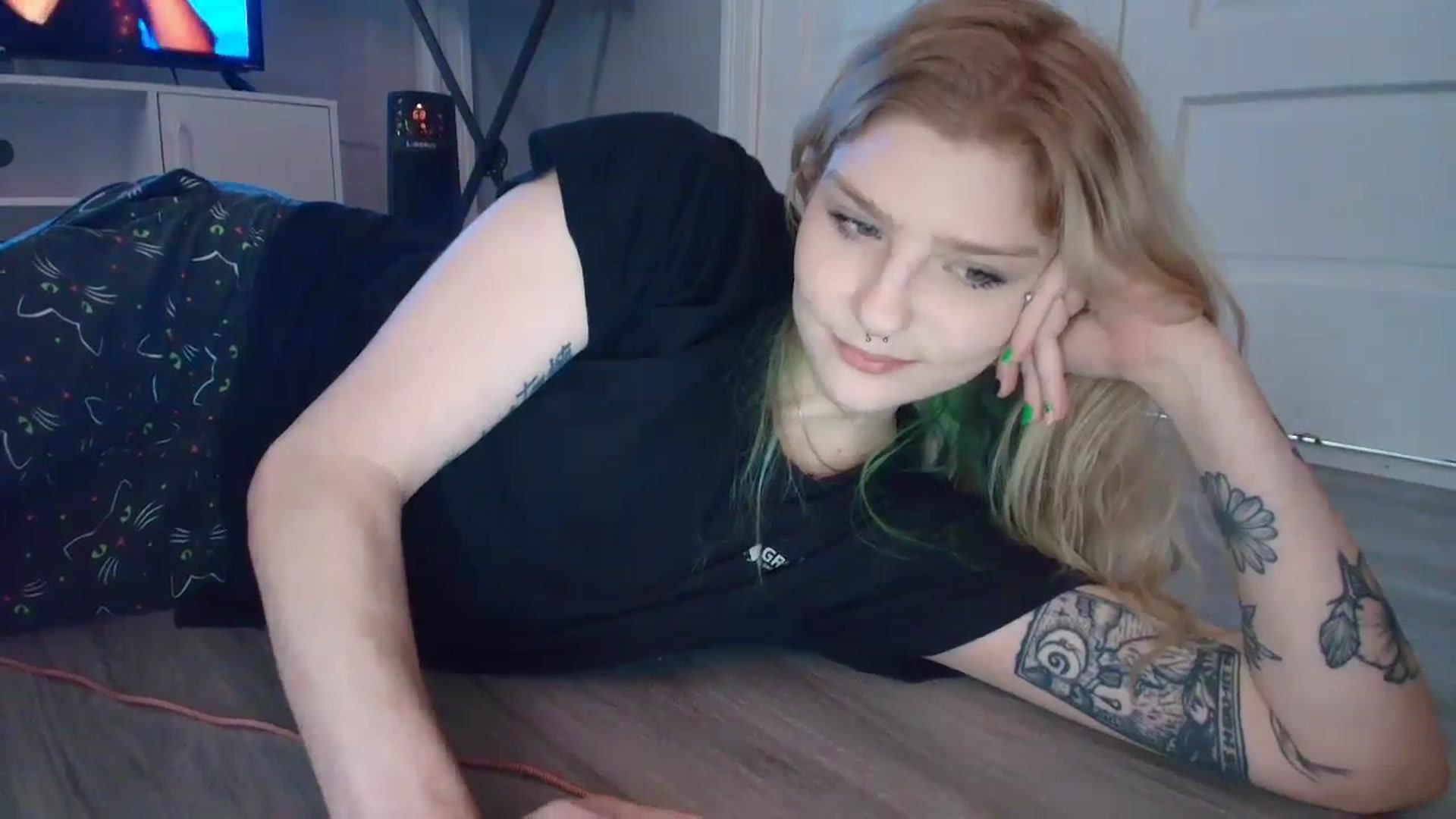 Gallery image thumbnail from DuckChan0's myfreecams stream on, 02/19/2026, 14:19 image 2 of 20
