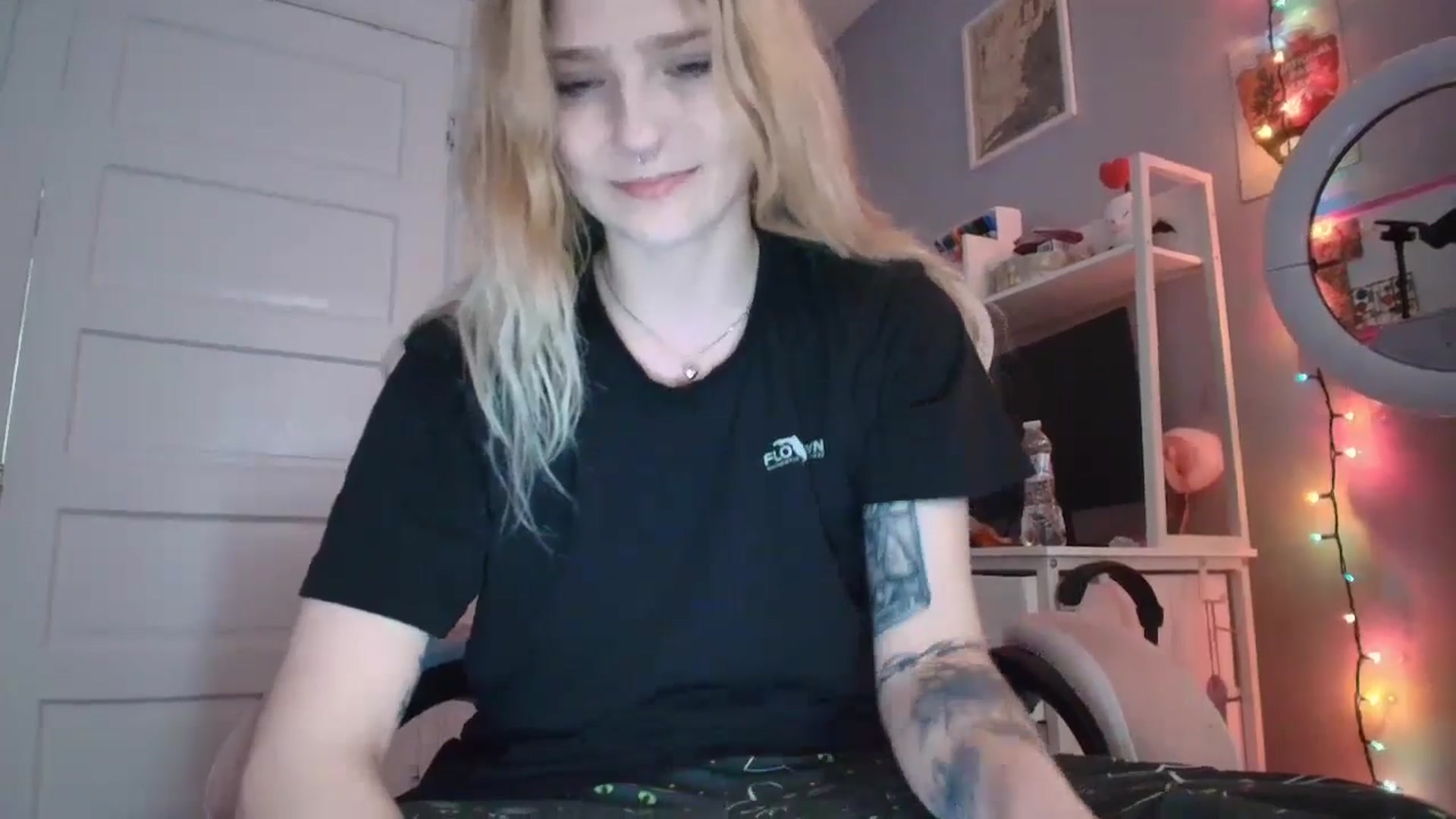 Gallery image thumbnail from DuckChan0's myfreecams stream on, 02/19/2026, 14:55 image 9 of 20