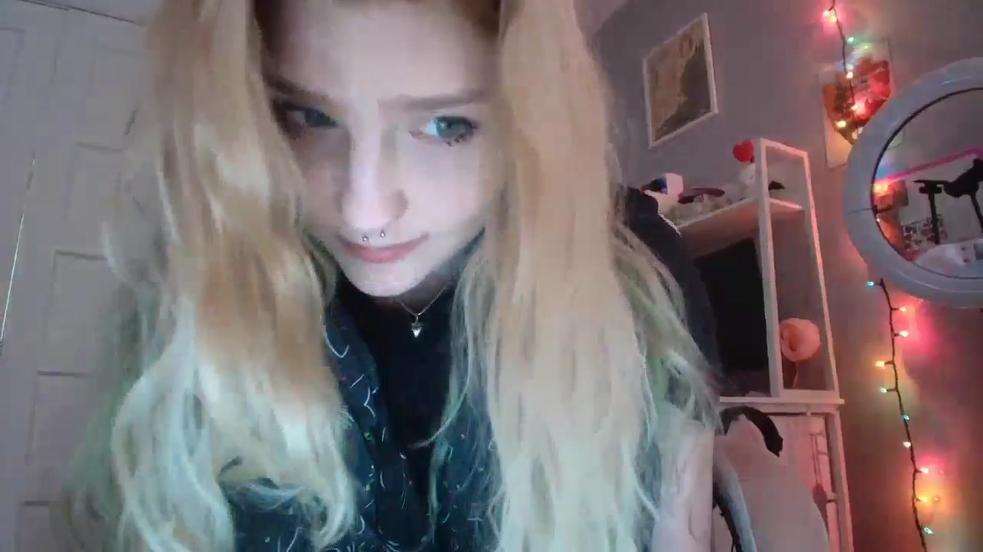 Gallery image thumbnail from DuckChan0's myfreecams stream on, 02/19/2026, 14:55 image 7 of 20