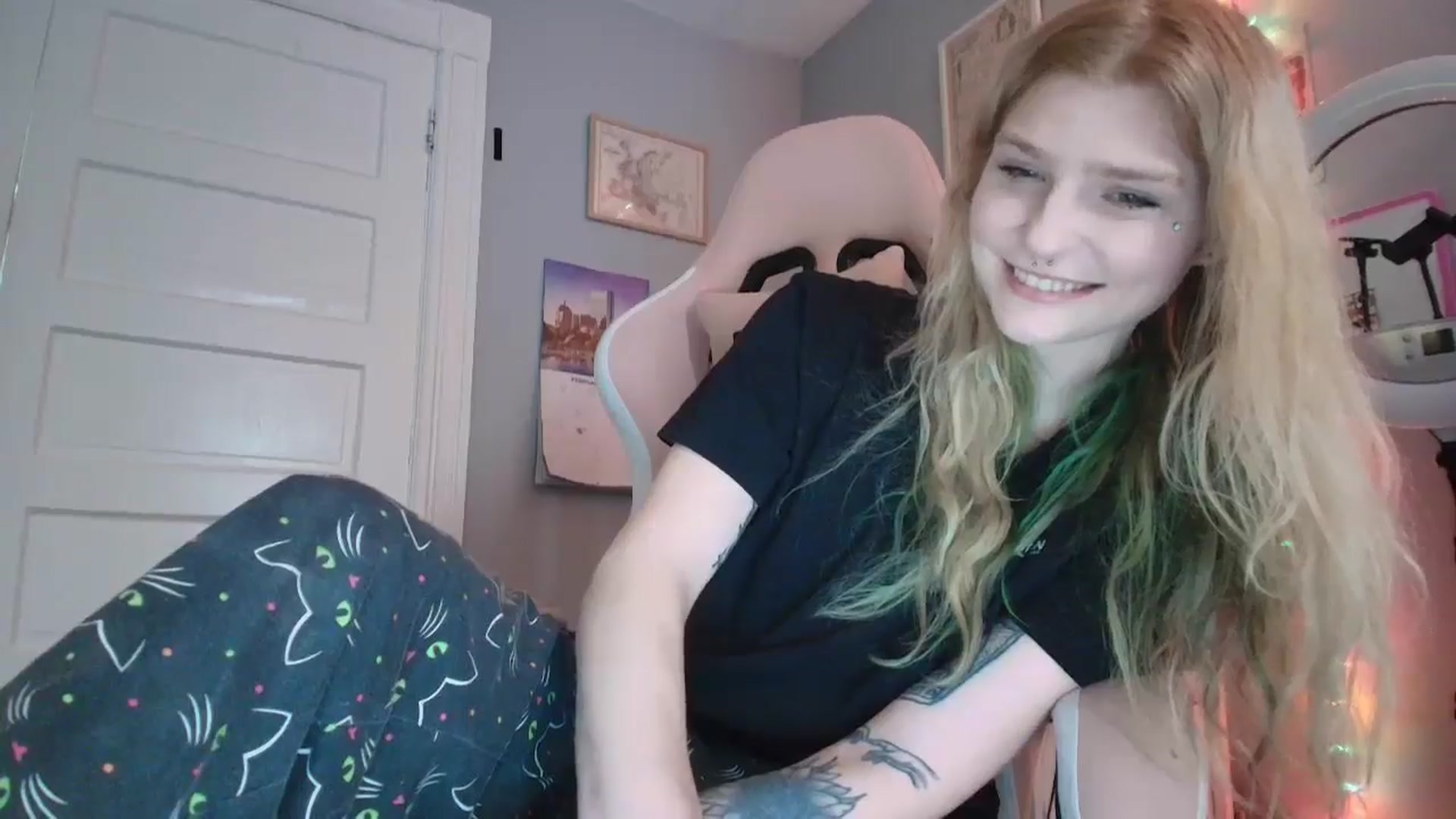 Gallery image thumbnail from DuckChan0's myfreecams stream on, 02/19/2026, 14:55 image 18 of 20