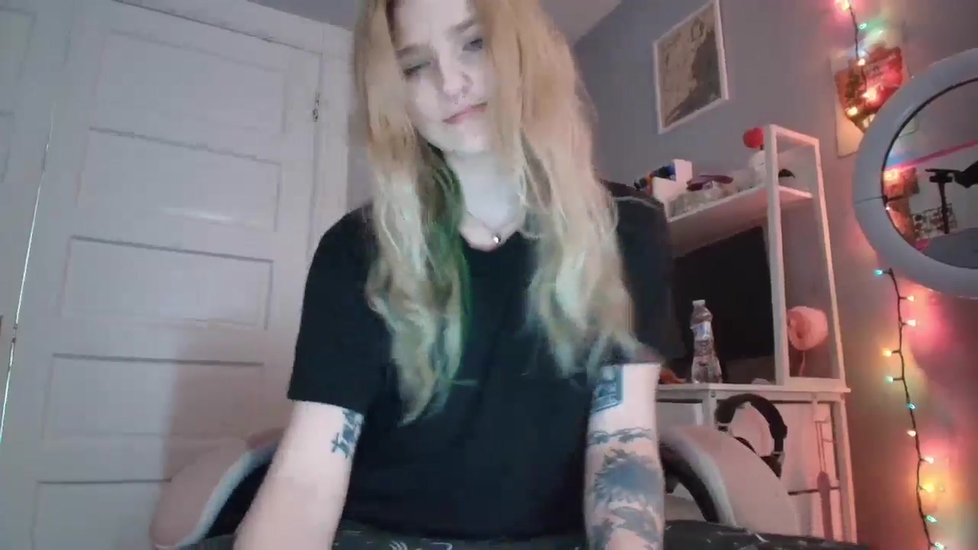 Gallery image thumbnail from DuckChan0's myfreecams stream on, 02/19/2026, 14:55 image 12 of 20