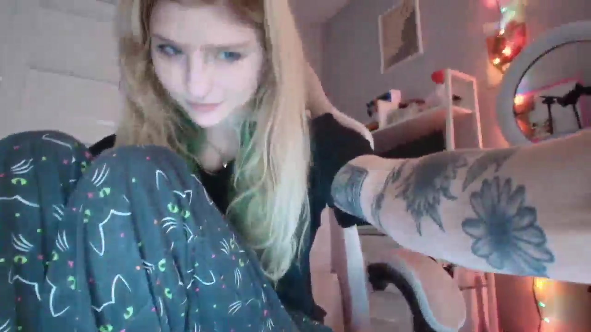 Gallery image thumbnail from DuckChan0's myfreecams stream on, 02/19/2026, 14:55 image 13 of 20