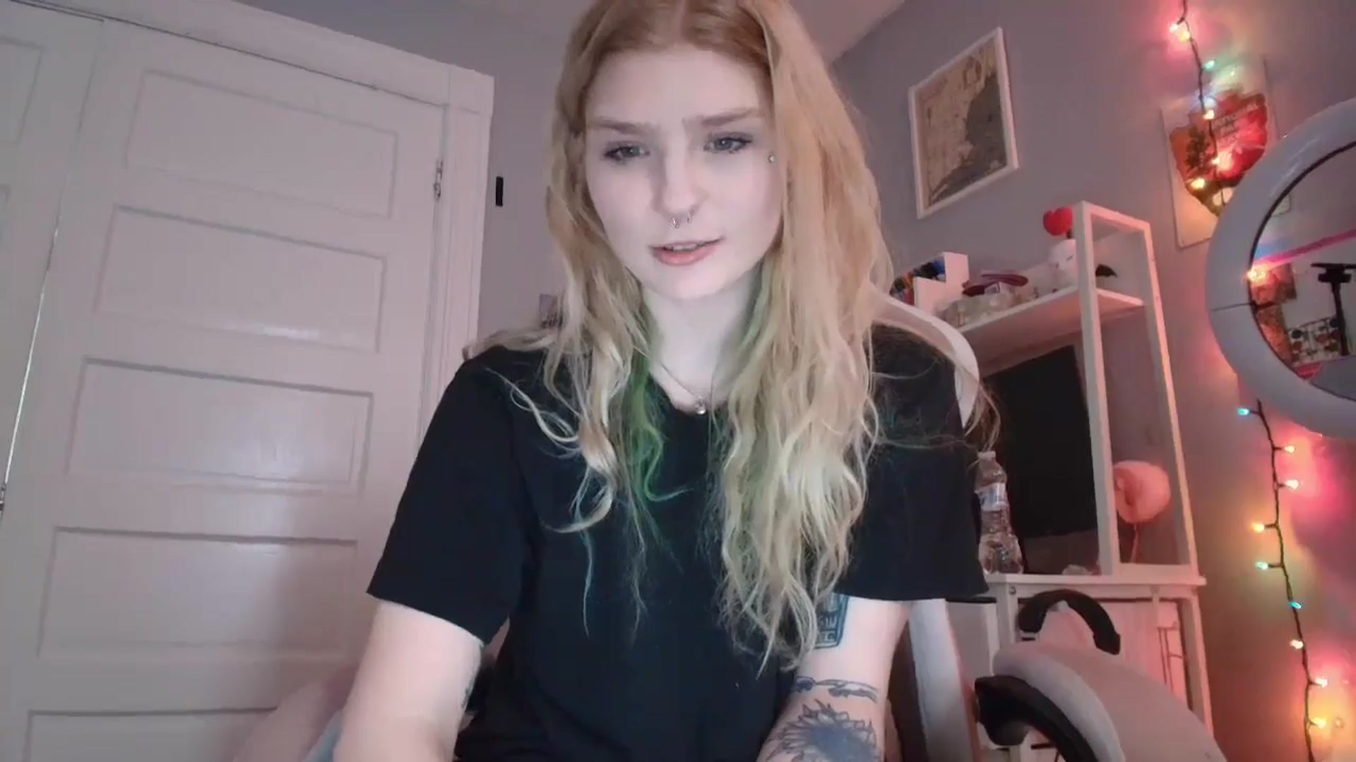 Gallery image thumbnail from DuckChan0's myfreecams stream on, 02/19/2026, 14:55 image 4 of 20