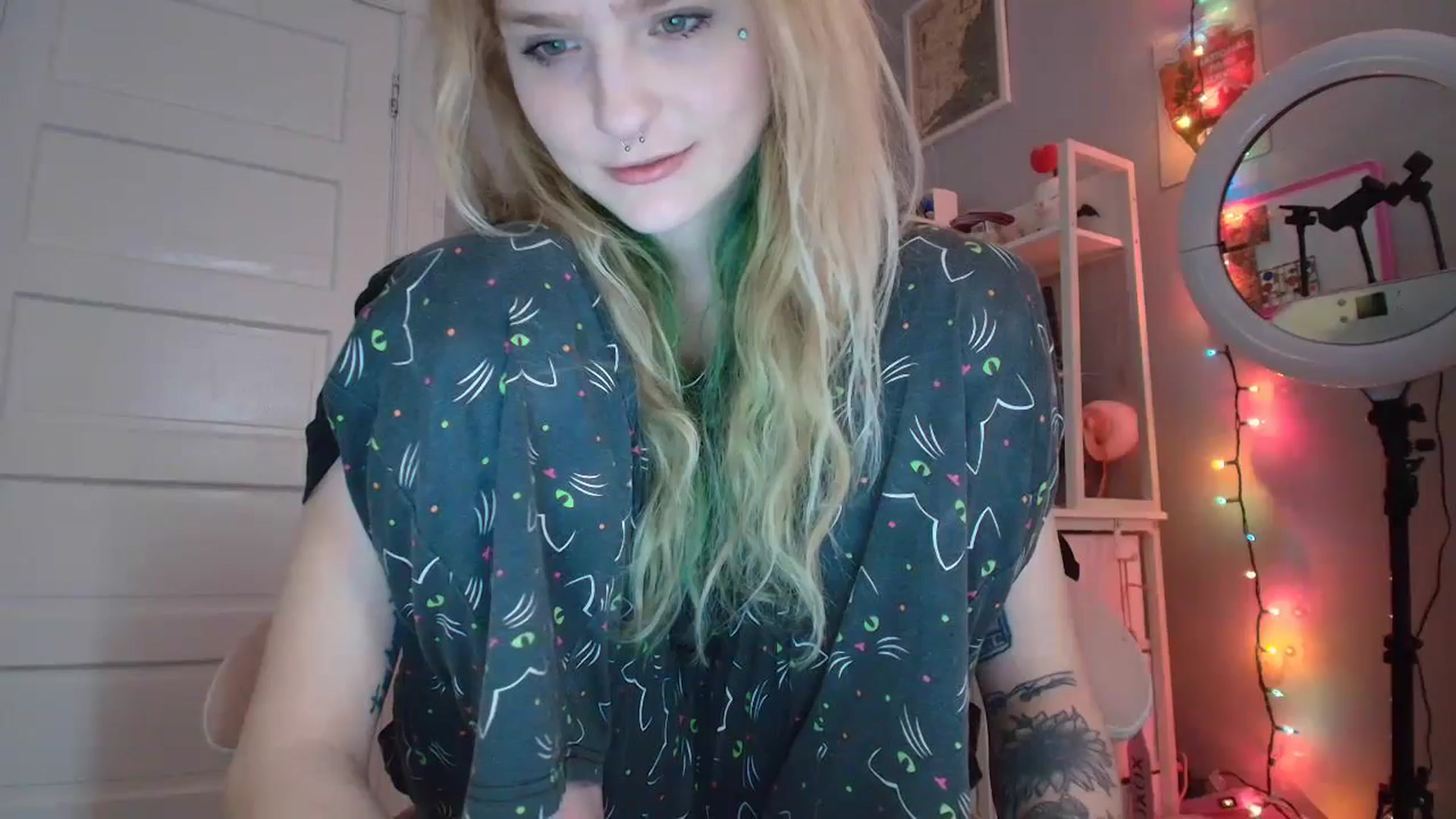 Gallery image thumbnail from DuckChan0's myfreecams stream on, 02/19/2026, 14:55 image 19 of 20