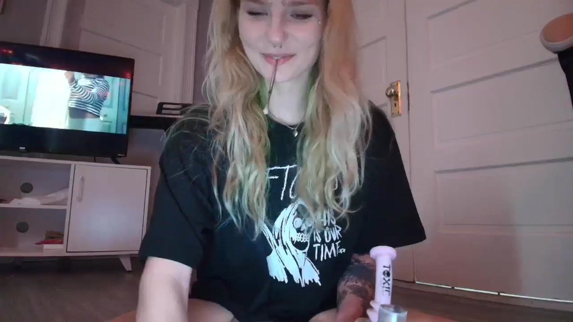 Gallery image thumbnail from DuckChan0's myfreecams stream on, 02/20/2026, 17:46 image 8 of 20