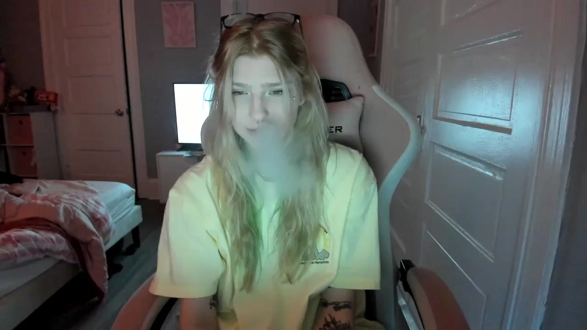 Gallery image thumbnail from DuckChan0's myfreecams stream on, 02/24/2026, 23:43 image 7 of 20