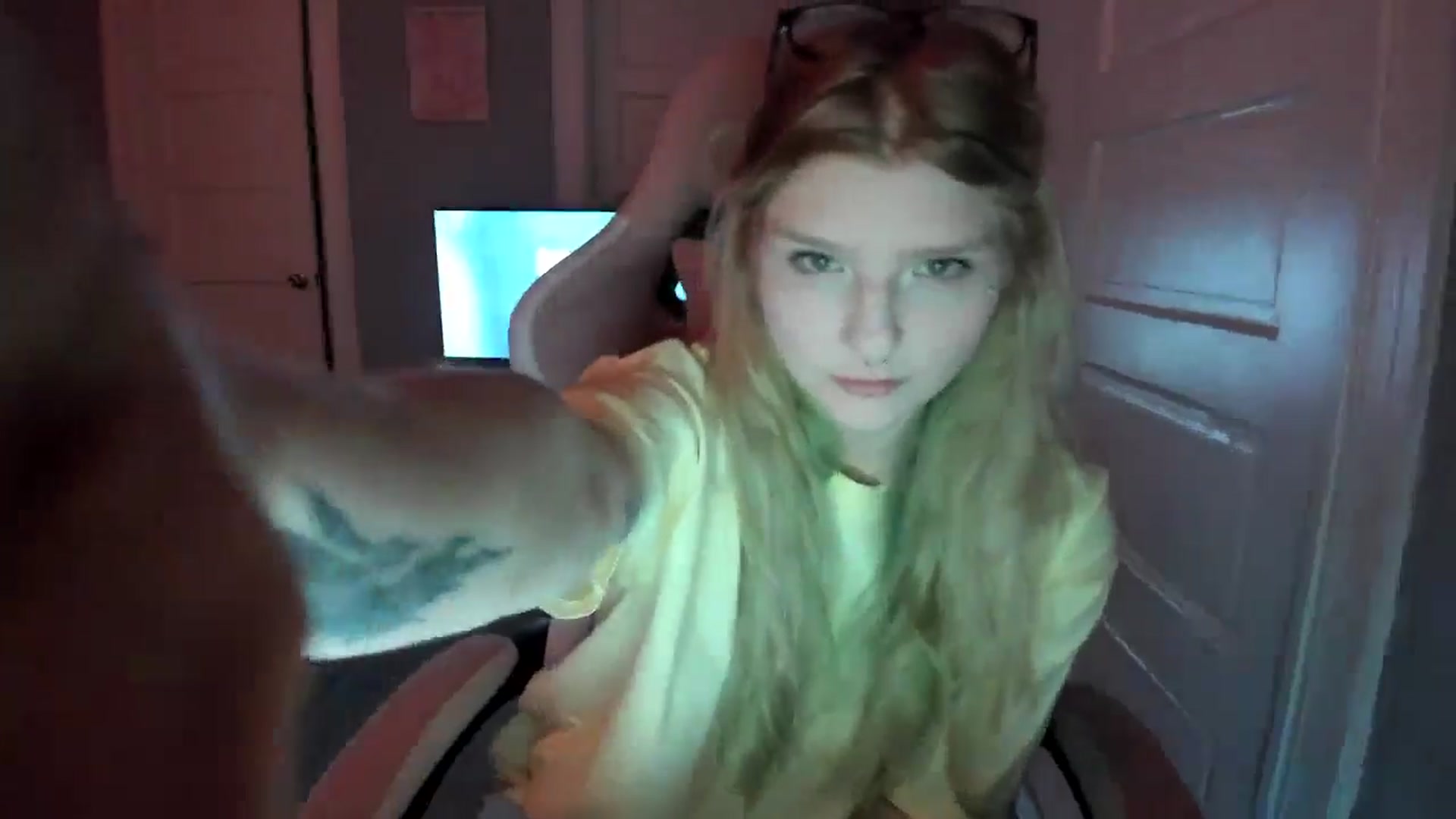 Gallery image thumbnail from DuckChan0's myfreecams stream on, 02/24/2026, 23:43 image 17 of 20