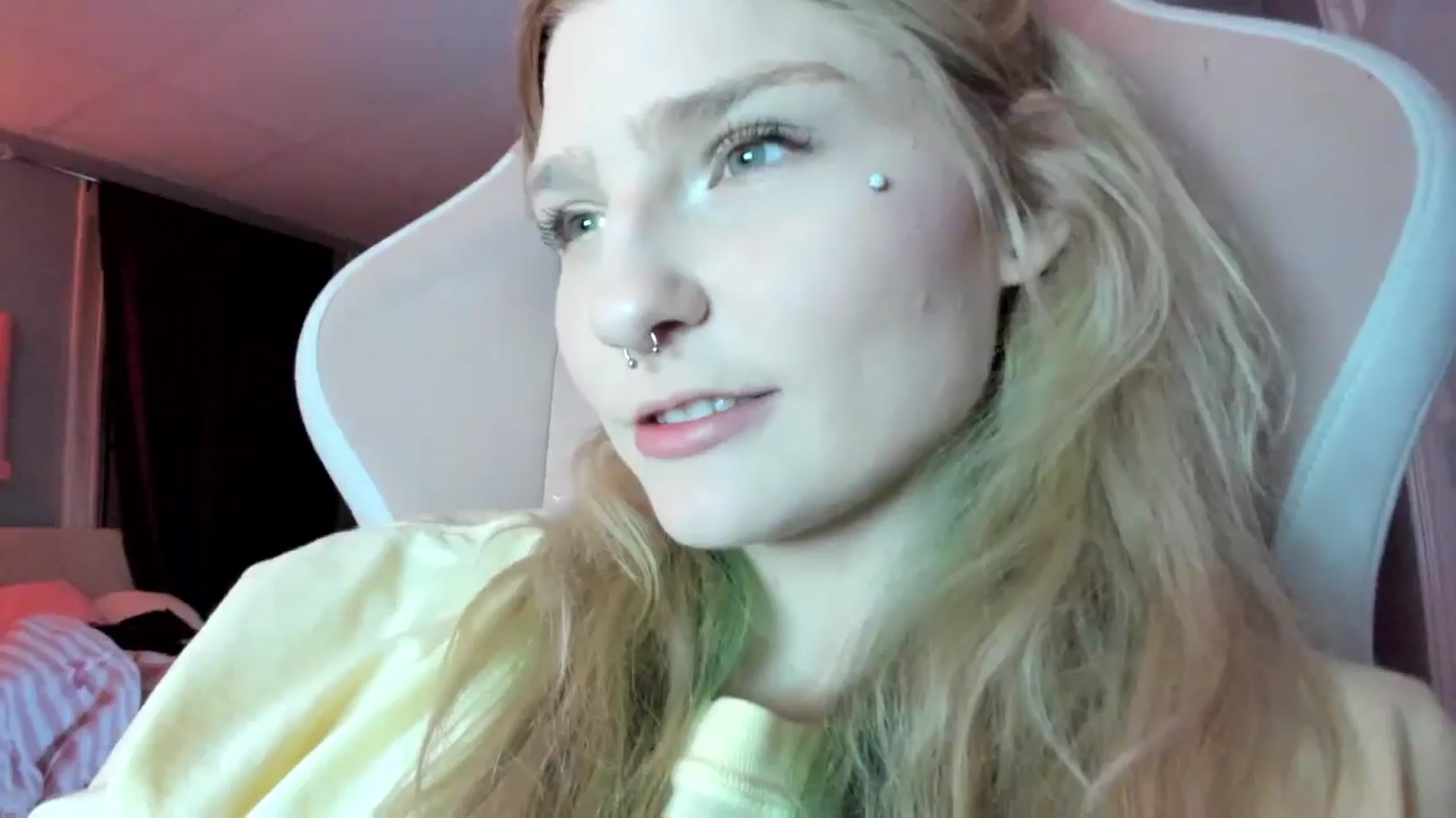 Gallery image thumbnail from DuckChan0's myfreecams stream on, 02/24/2026, 23:43 image 18 of 20