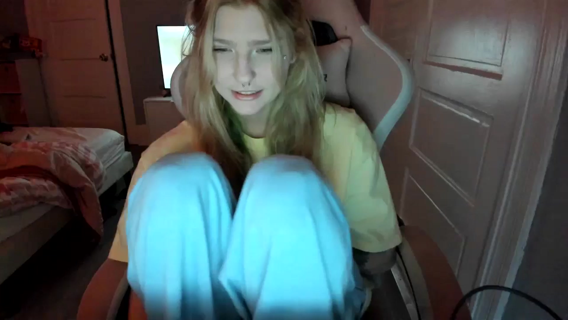 Gallery image thumbnail from DuckChan0's myfreecams stream on, 02/24/2026, 23:43 image 9 of 20