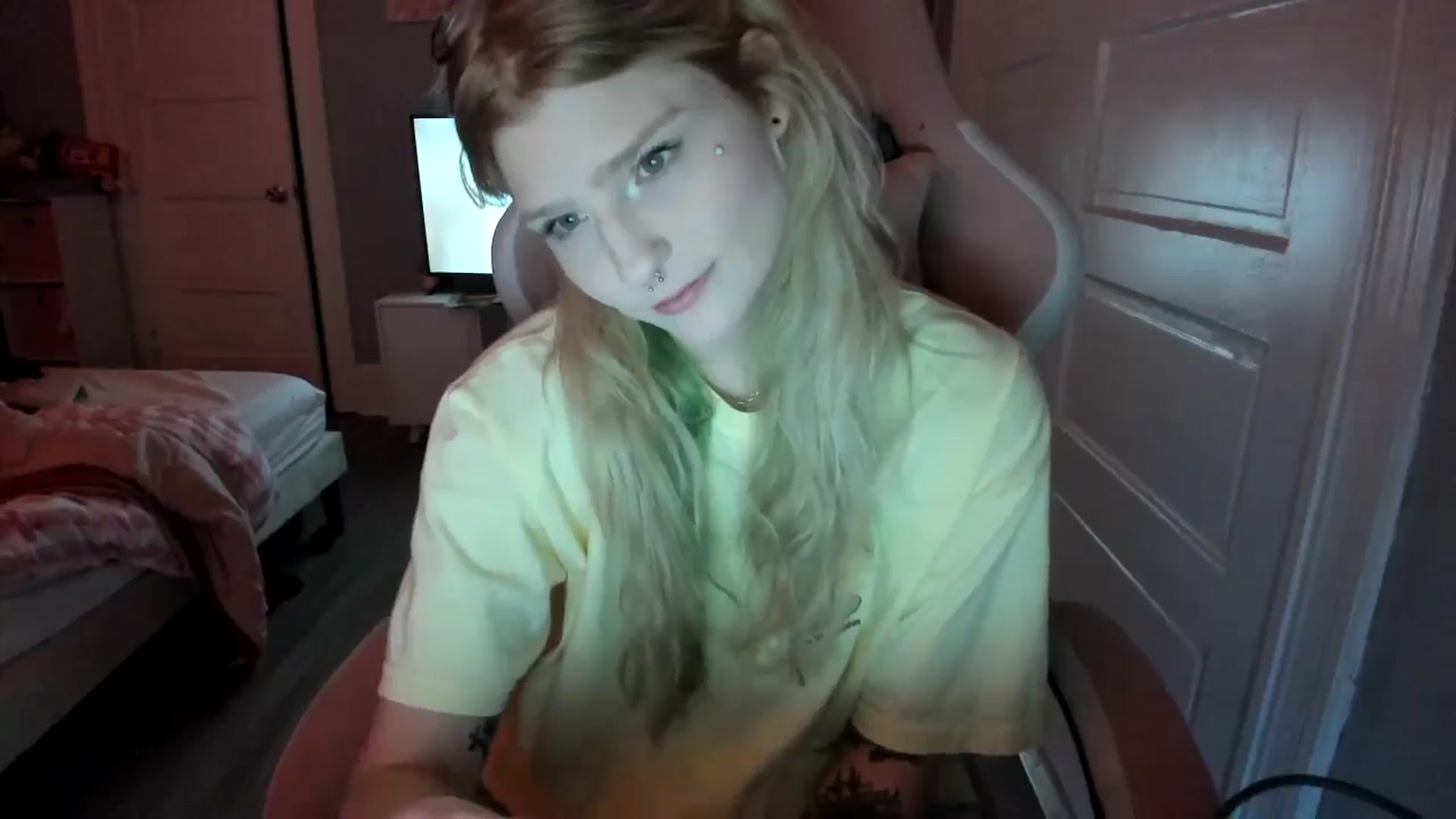 Gallery image thumbnail from DuckChan0's myfreecams stream on, 02/24/2026, 23:43 image 16 of 20