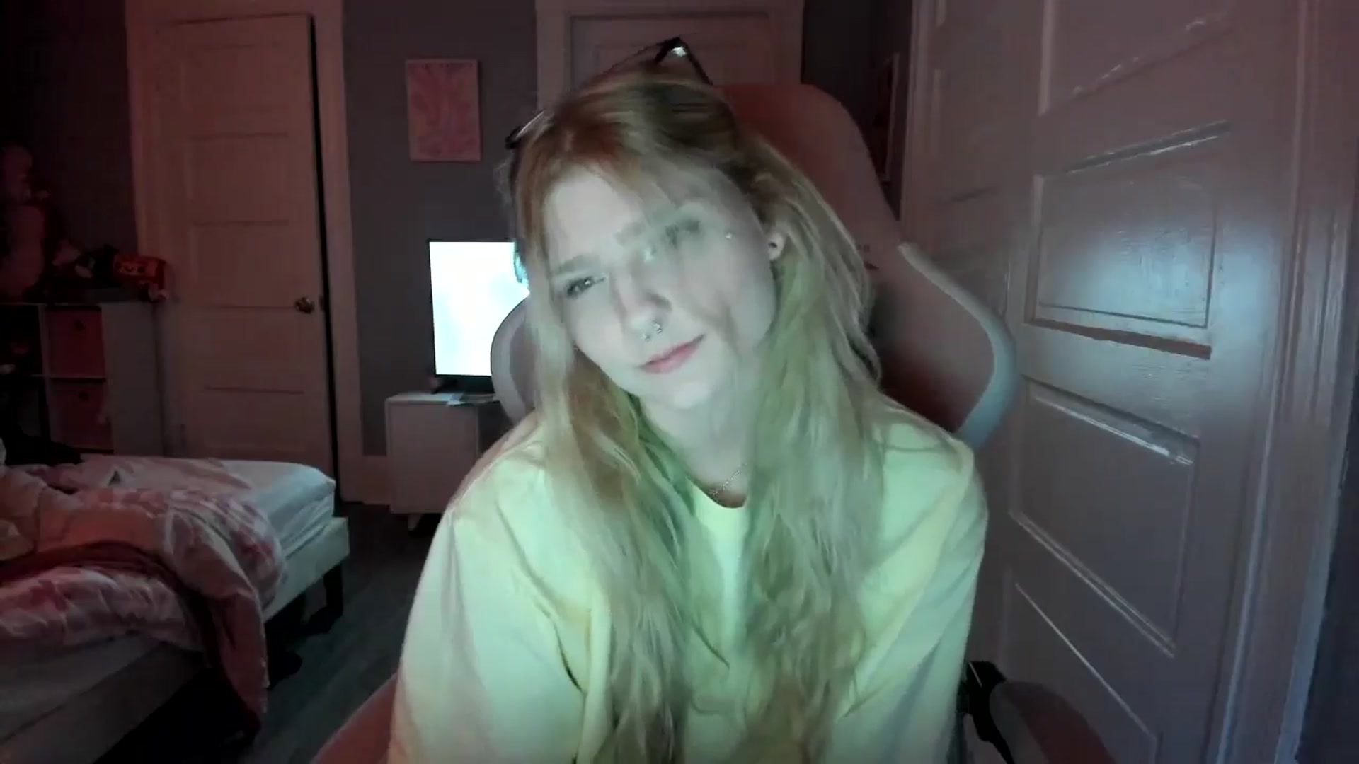 Gallery image thumbnail from DuckChan0's myfreecams stream on, 02/24/2026, 23:43 image 15 of 20