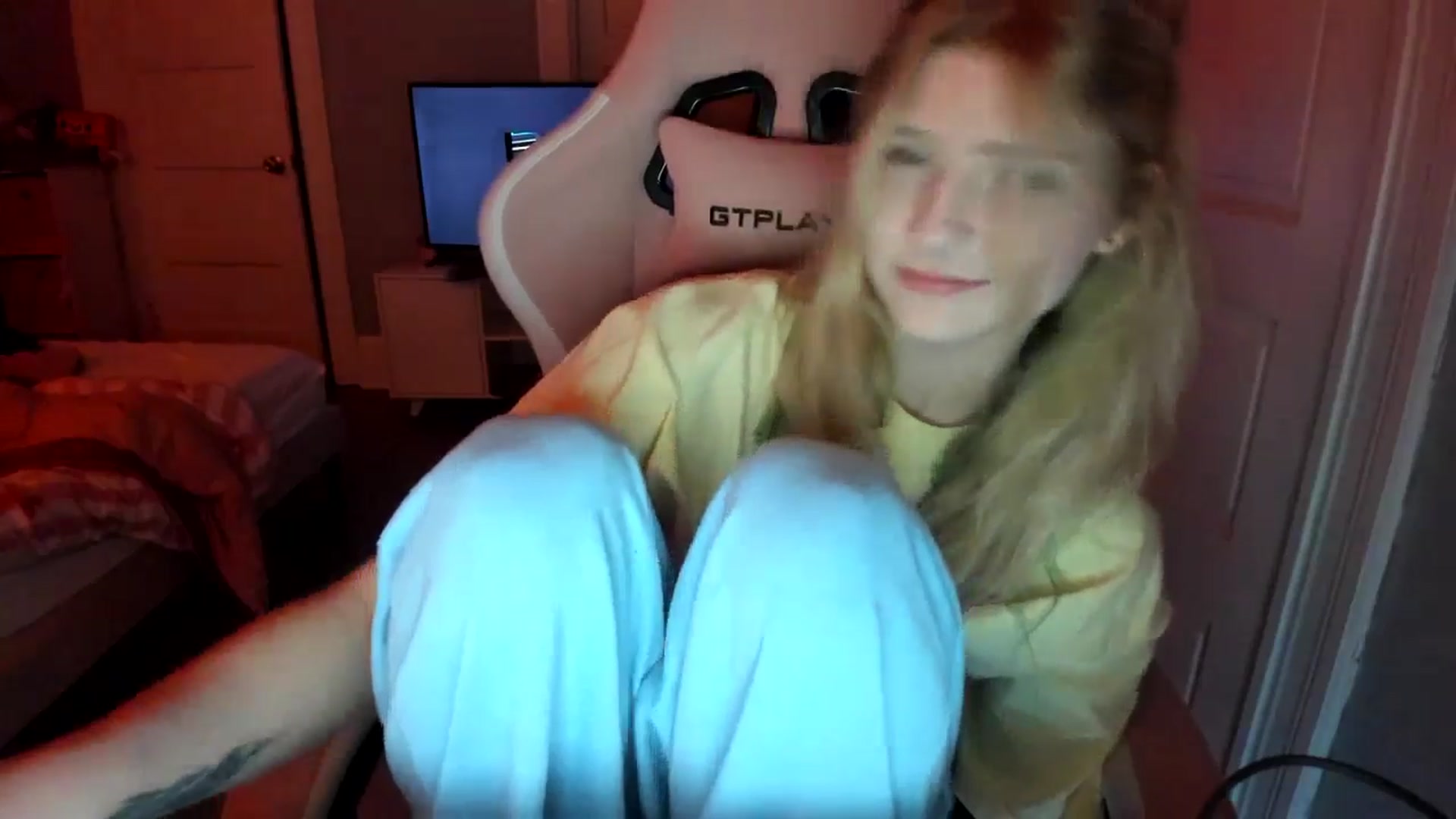 Gallery image thumbnail from DuckChan0's myfreecams stream on, 02/24/2026, 23:43 image 12 of 20