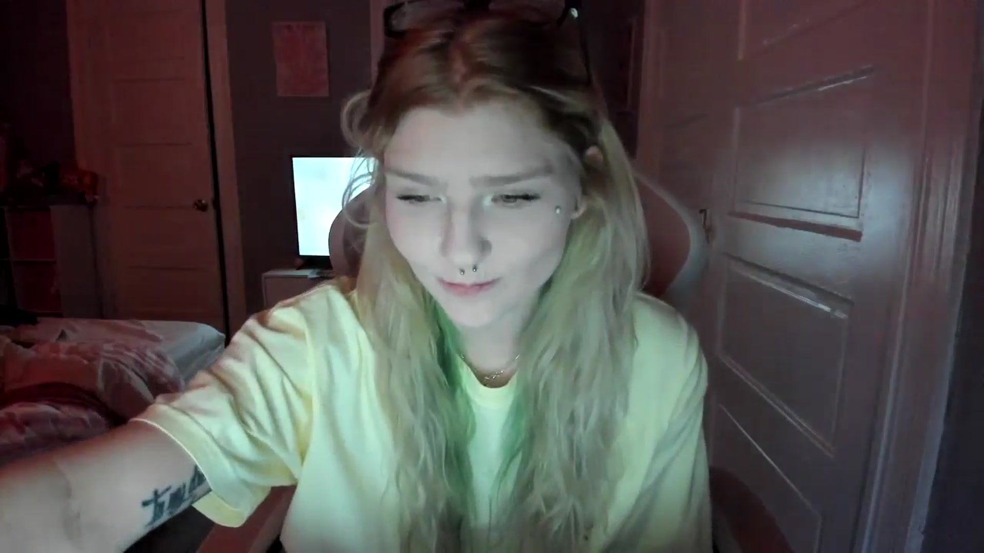 Gallery image thumbnail from DuckChan0's myfreecams stream on, 02/24/2026, 23:43 image 5 of 20