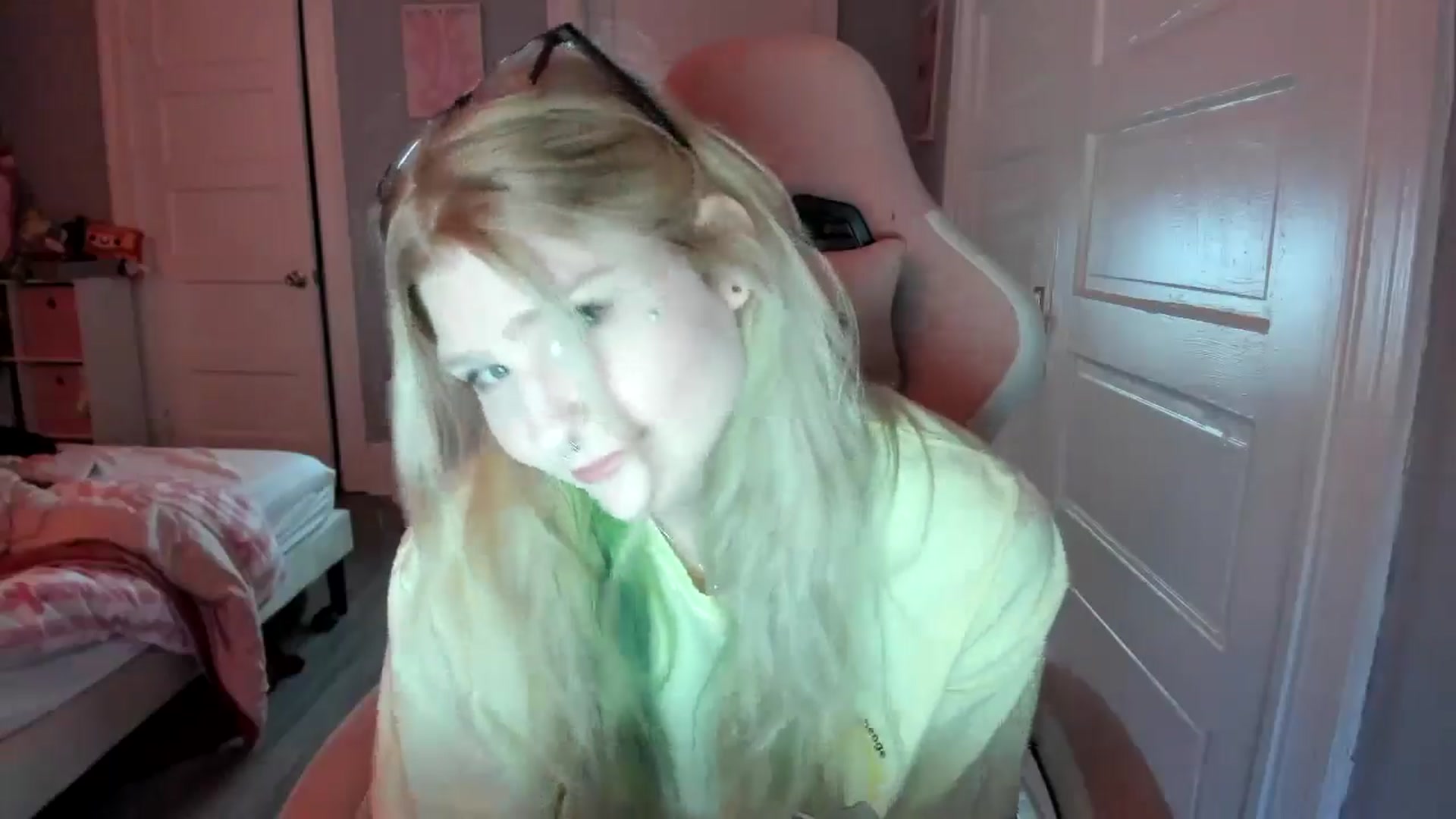 Gallery image thumbnail from DuckChan0's myfreecams stream on, 02/24/2026, 23:43 image 6 of 20