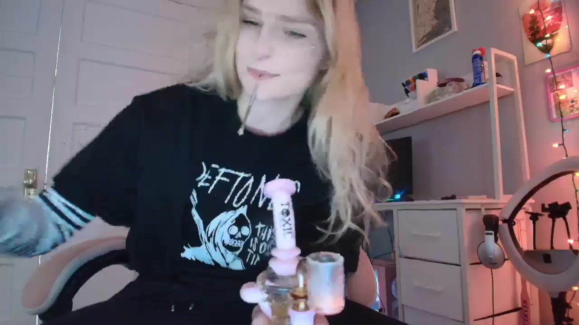 Gallery image thumbnail from DuckChan0's myfreecams stream on, 02/27/2026, 18:06 image 9 of 20