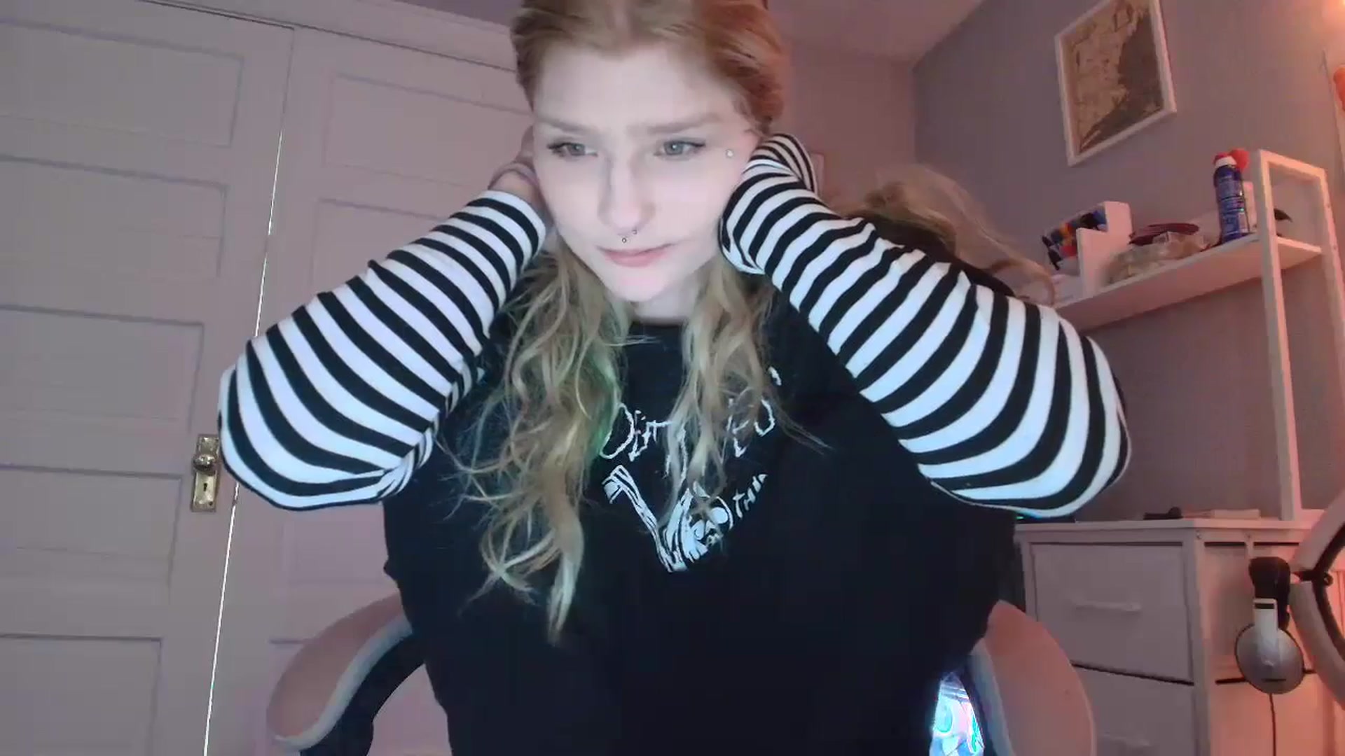 Gallery image thumbnail from DuckChan0's myfreecams stream on, 02/27/2026, 18:06 image 16 of 20