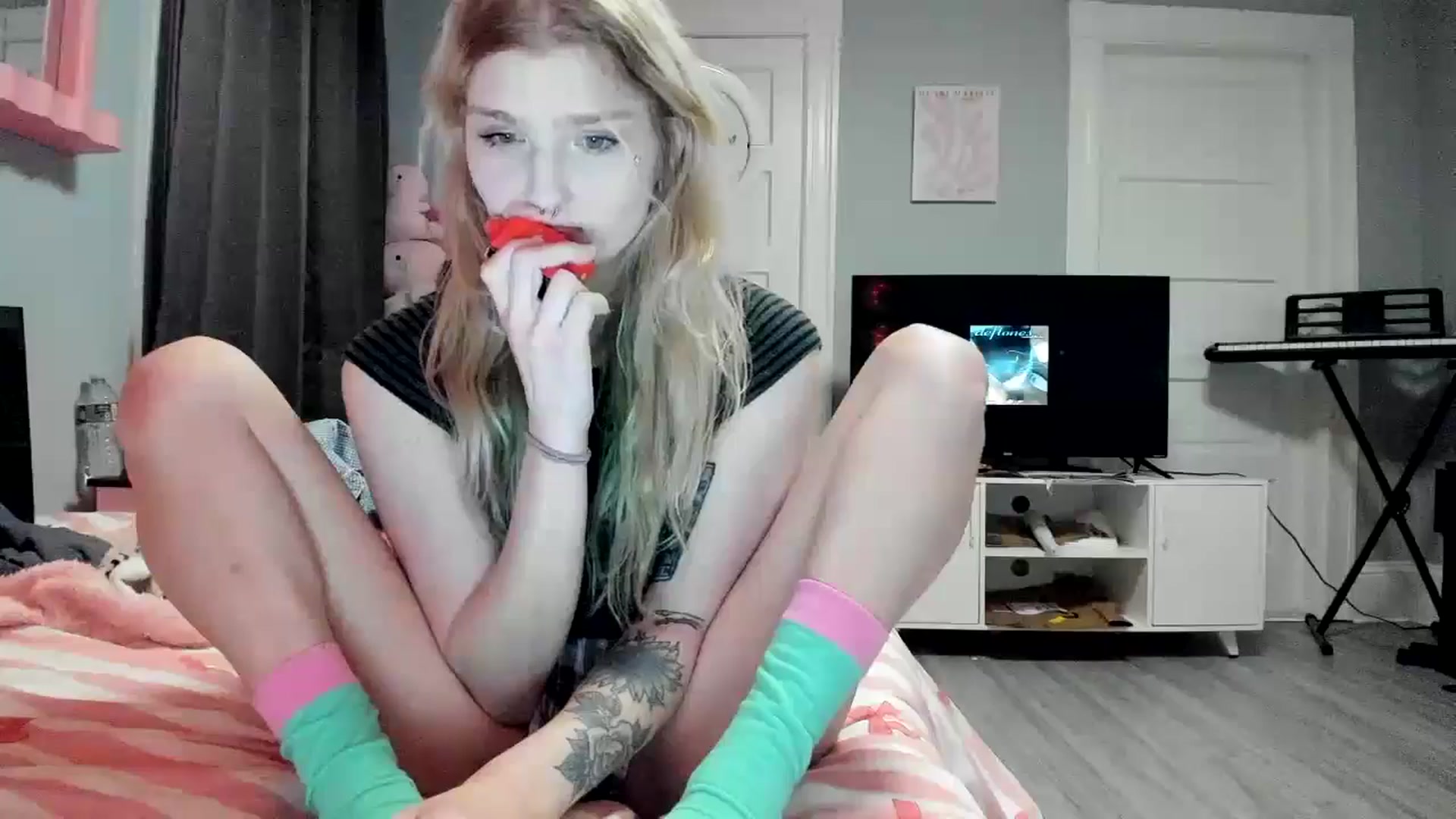 Gallery image thumbnail from DuckChan0's myfreecams stream on, 03/03/2026, 24:47 image 7 of 20