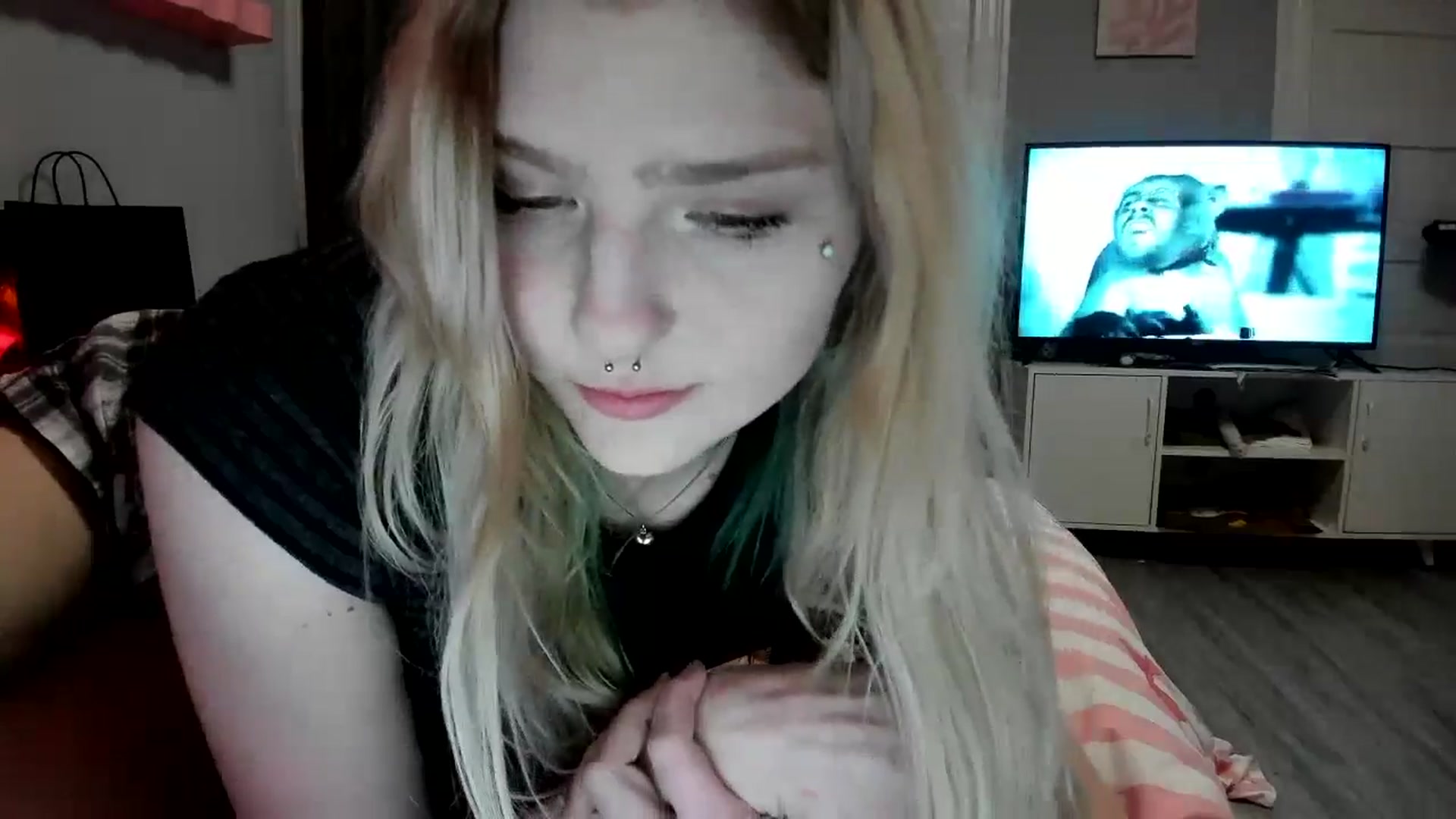 Gallery image thumbnail from DuckChan0's myfreecams stream on, 03/03/2026, 24:47 image 20 of 20