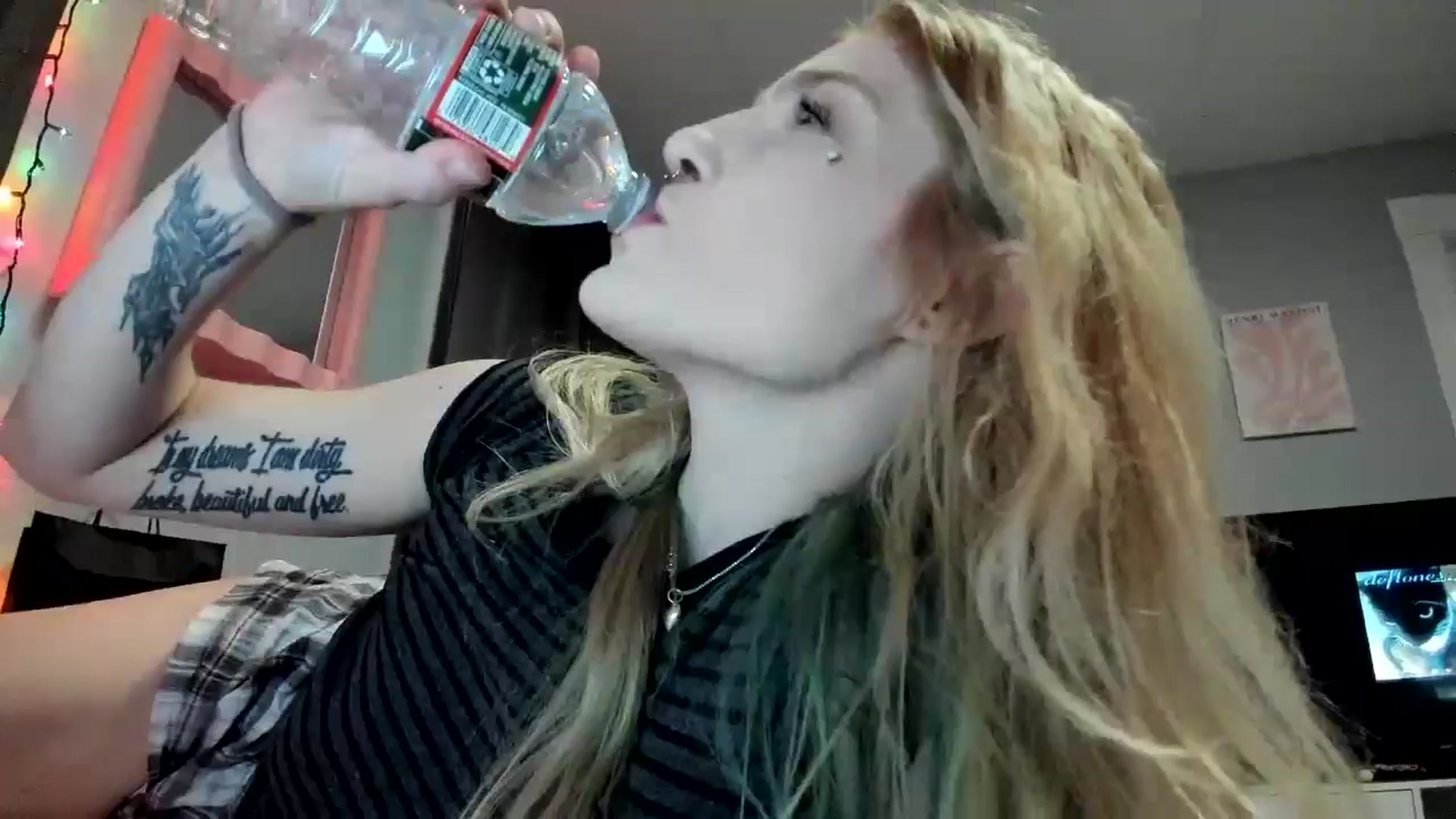 Gallery image thumbnail from DuckChan0's myfreecams stream on, 03/03/2026, 24:47 image 9 of 20