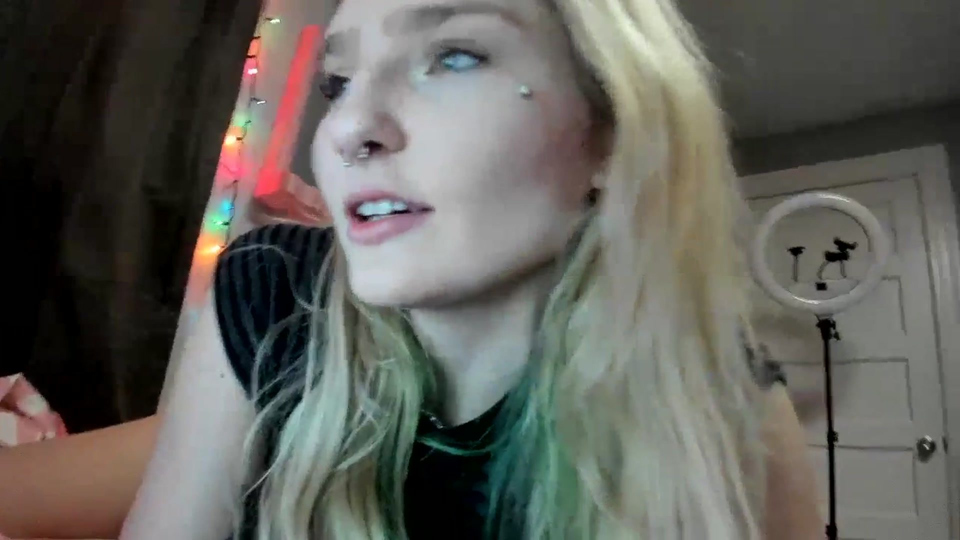 Gallery image thumbnail from DuckChan0's myfreecams stream on, 03/03/2026, 24:47 image 3 of 20