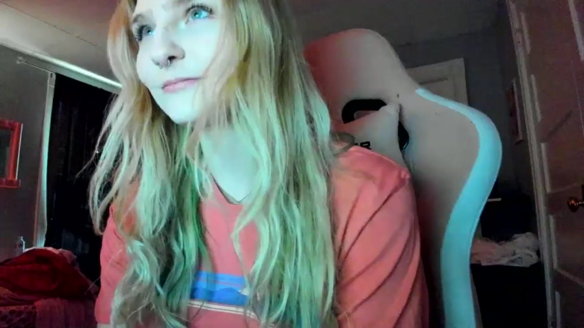 Gallery image thumbnail from DuckChan0's myfreecams stream on, 03/03/2026, 19:59 image 4 of 20