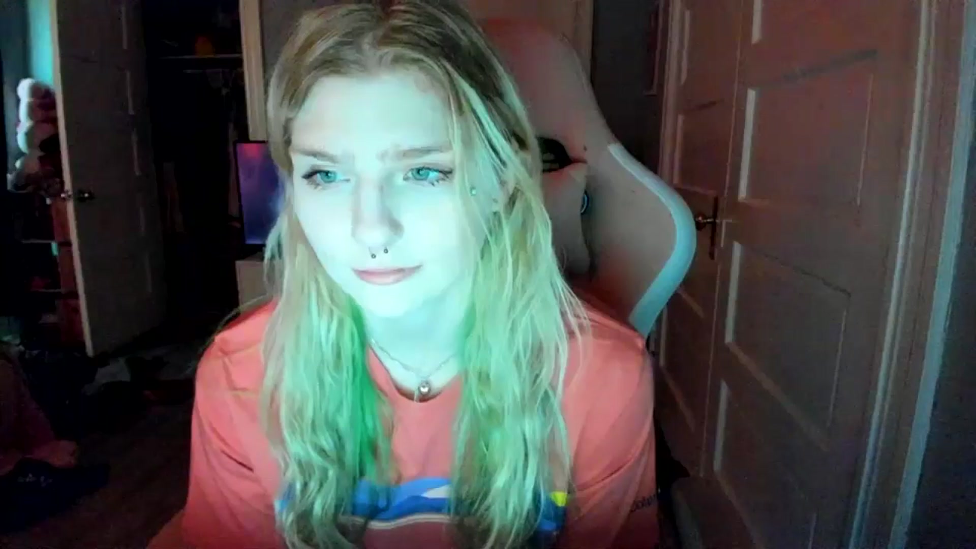 Gallery image thumbnail from DuckChan0's myfreecams stream on, 03/03/2026, 19:59 image 19 of 20