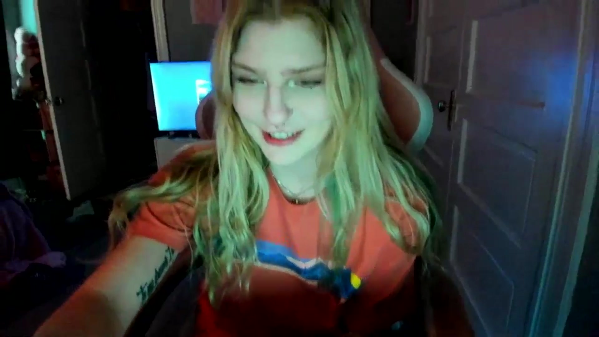 Gallery image thumbnail from DuckChan0's myfreecams stream on, 03/03/2026, 19:59 image 9 of 20