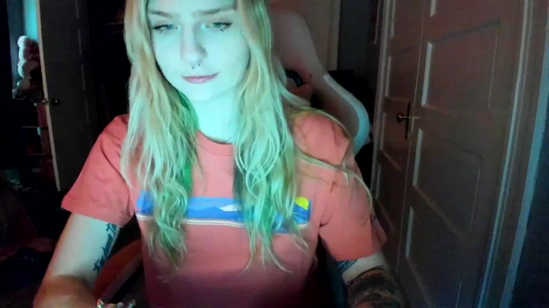 Gallery image thumbnail from DuckChan0's myfreecams stream on, 03/03/2026, 19:59 image 14 of 20