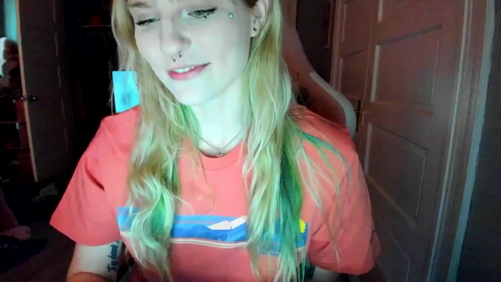 Gallery image thumbnail from DuckChan0's myfreecams stream on, 03/03/2026, 19:59 image 18 of 20