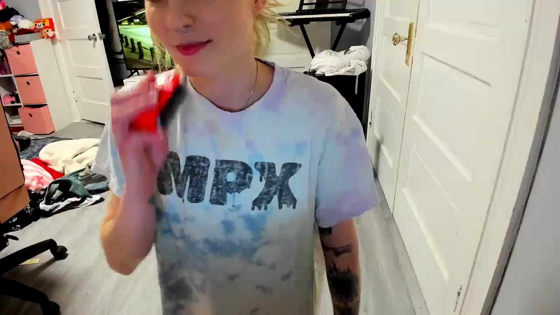 Gallery image thumbnail from DuckChan0's myfreecams stream on, 03/04/2026, 18:29 image 15 of 20