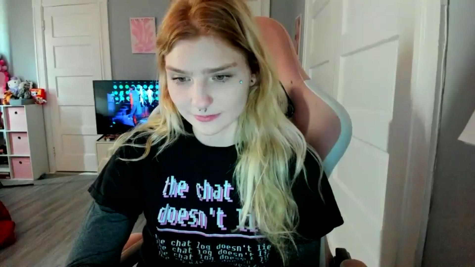 Gallery image thumbnail from DuckChan0's myfreecams stream on, 03/05/2026, 18:09 image 19 of 20