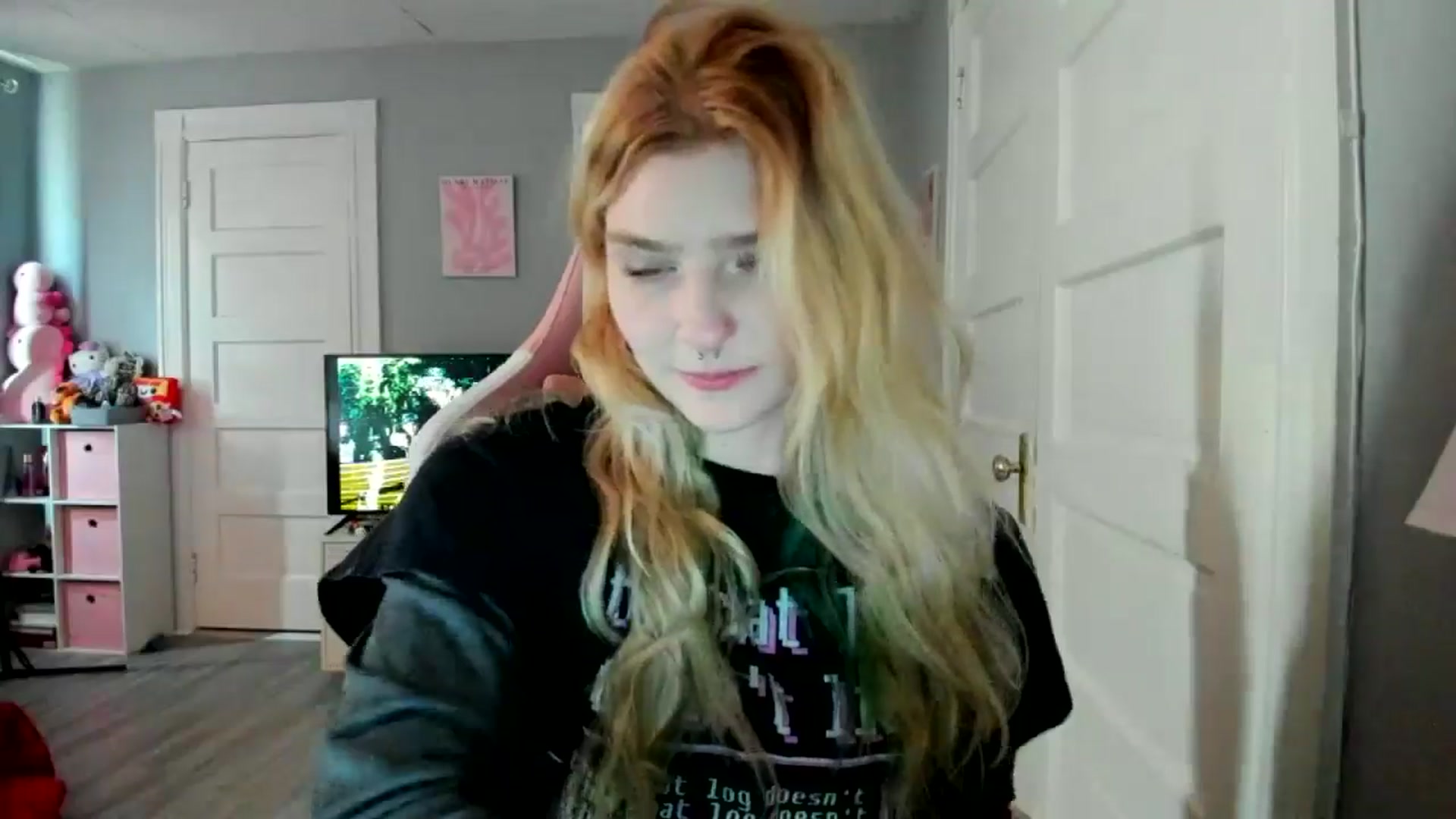 Gallery image thumbnail from DuckChan0's myfreecams stream on, 03/05/2026, 18:09 image 18 of 20