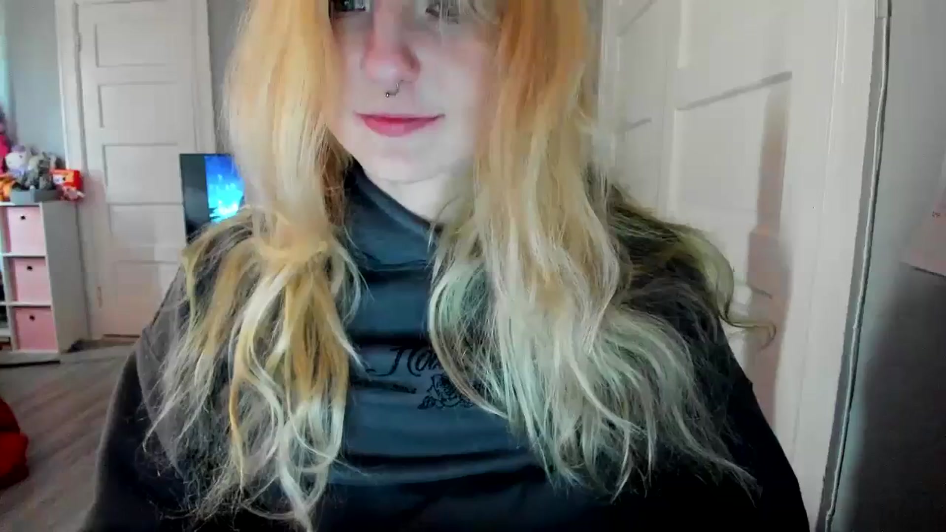 Gallery image thumbnail from DuckChan0's myfreecams stream on, 03/05/2026, 18:09 image 1 of 20