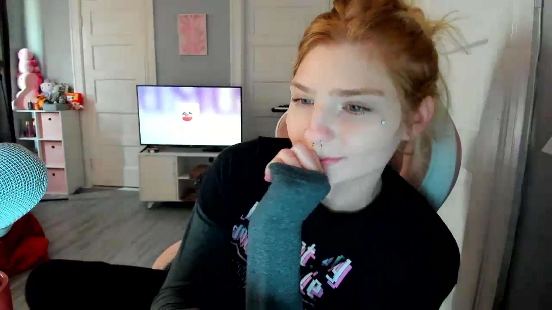 Gallery image thumbnail from DuckChan0's myfreecams stream on, 03/05/2026, 18:09 image 7 of 20