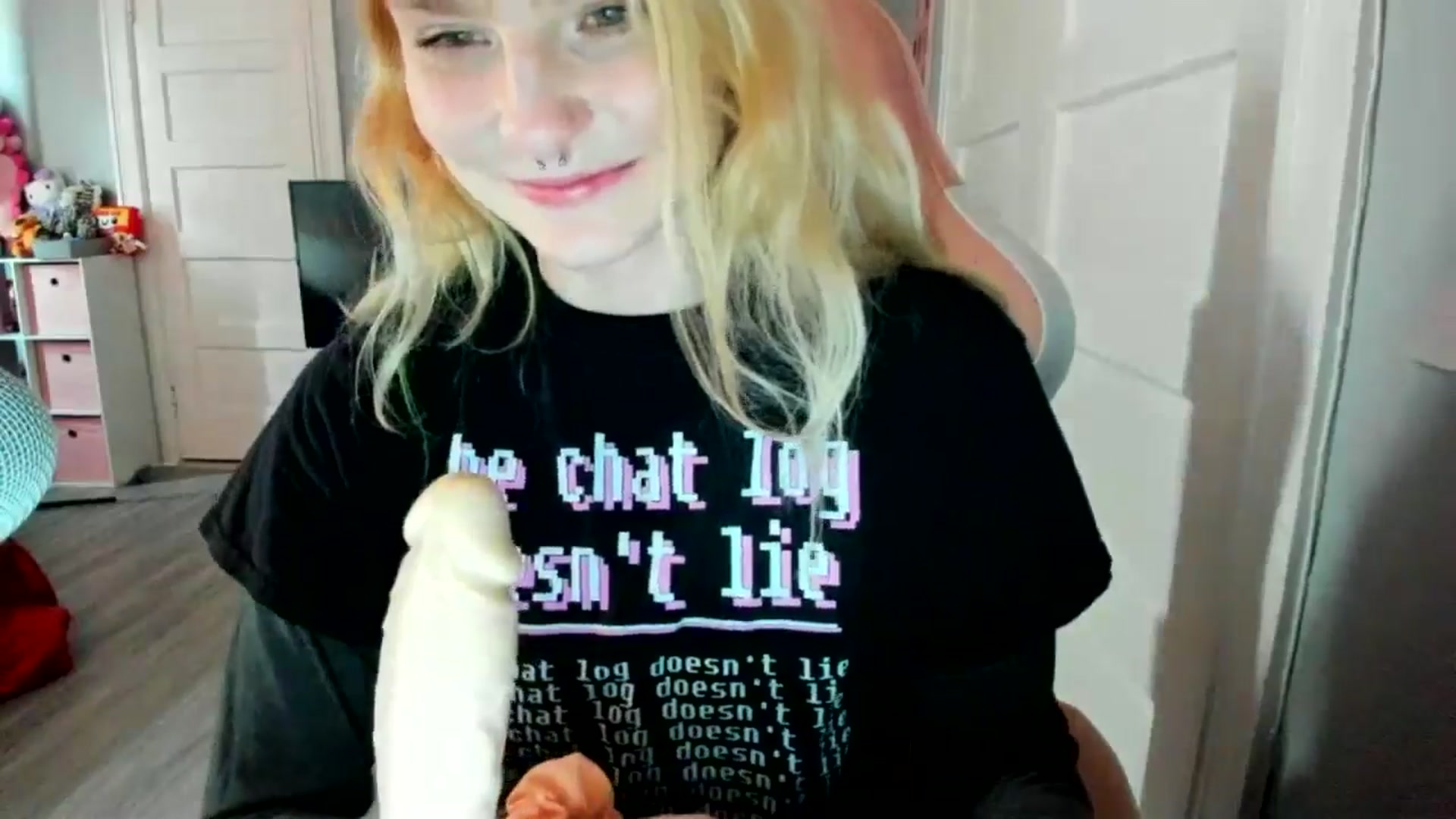 Gallery image thumbnail from DuckChan0's myfreecams stream on, 03/05/2026, 18:09 image 17 of 20