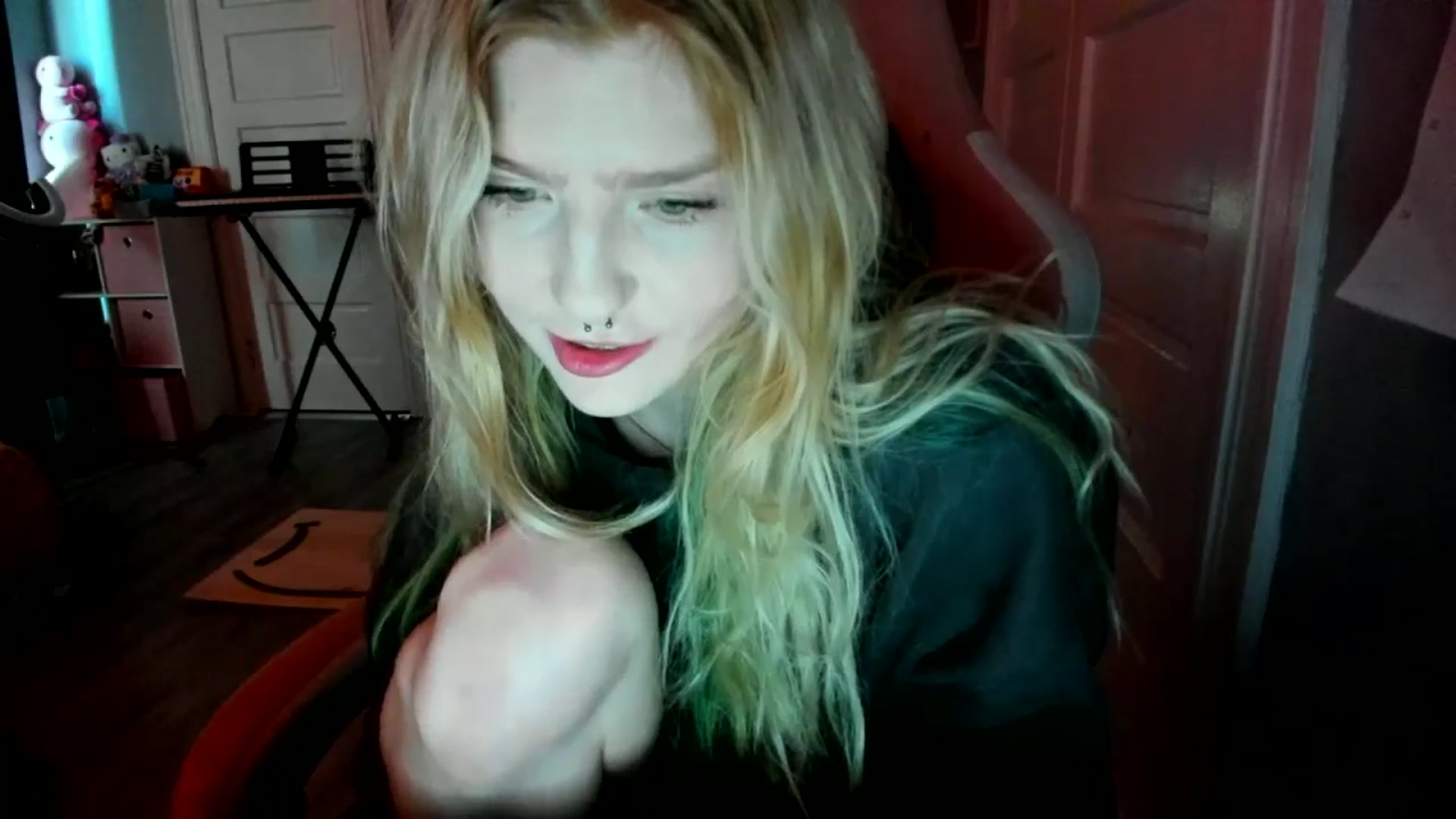 Gallery image thumbnail from DuckChan0's myfreecams stream on, 03/07/2026, 21:23 image 12 of 20