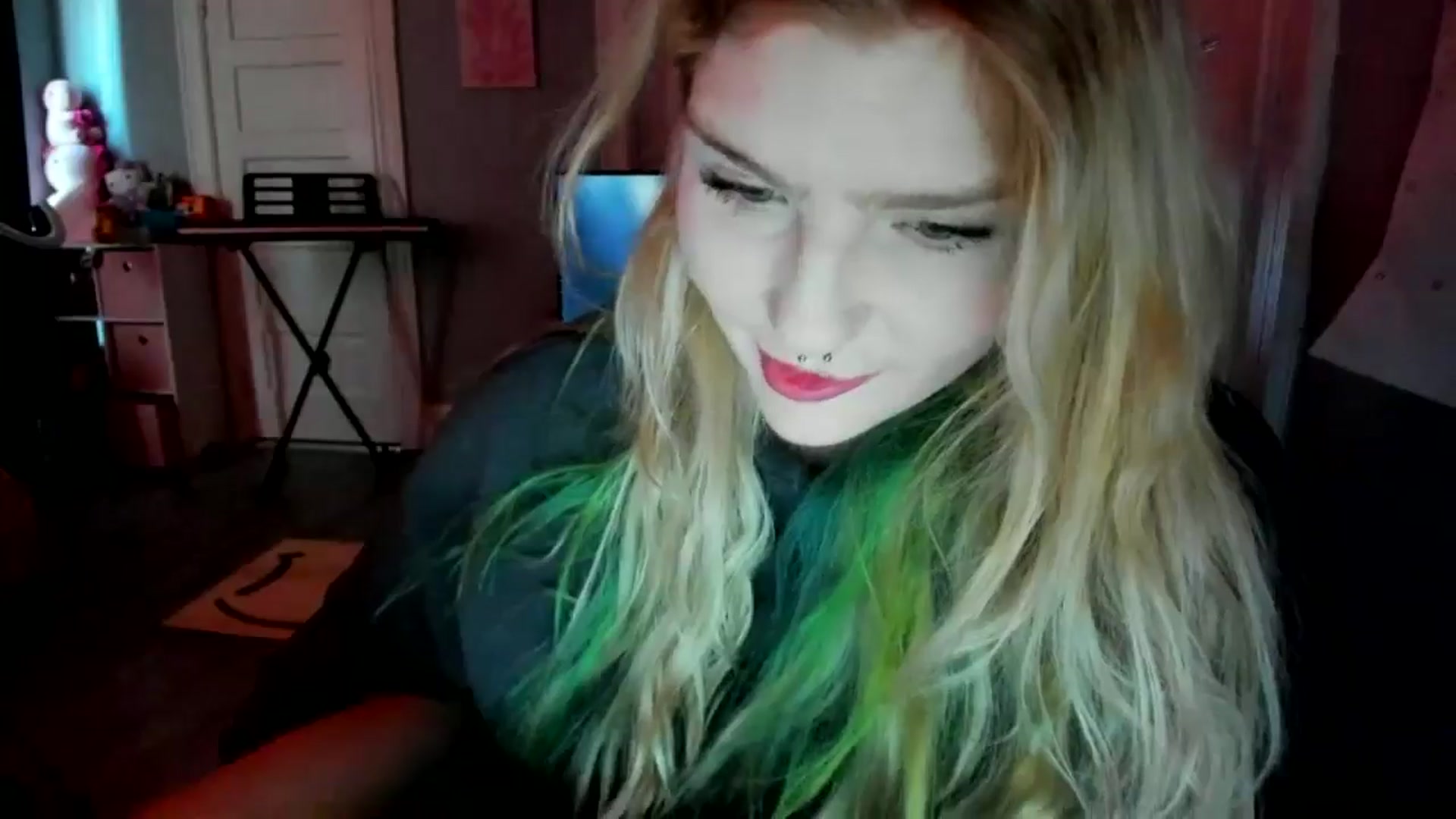 Gallery image thumbnail from DuckChan0's myfreecams stream on, 03/07/2026, 21:23 image 15 of 20
