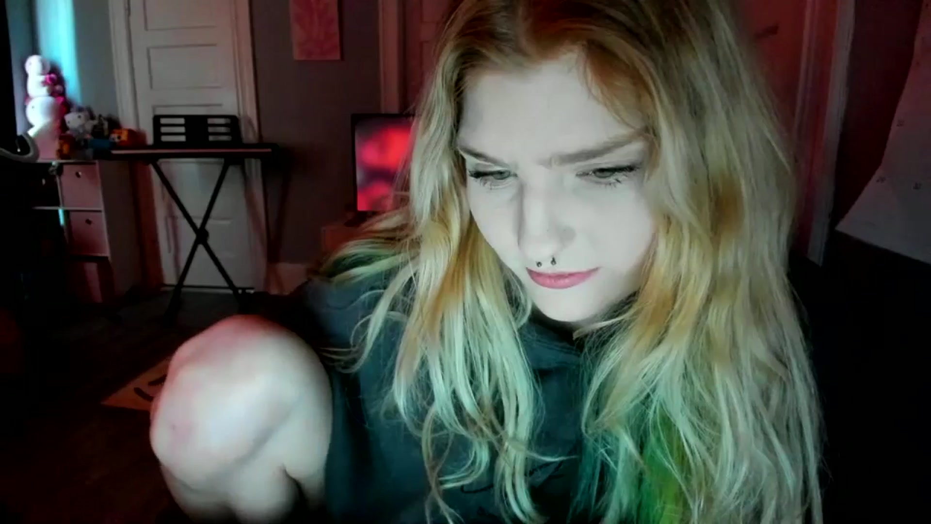 Gallery image thumbnail from DuckChan0's myfreecams stream on, 03/07/2026, 21:23 image 14 of 20